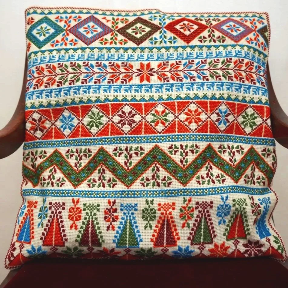 Handsewn Palestinian Tatreez Cushion - Haraj( 1 Pair )