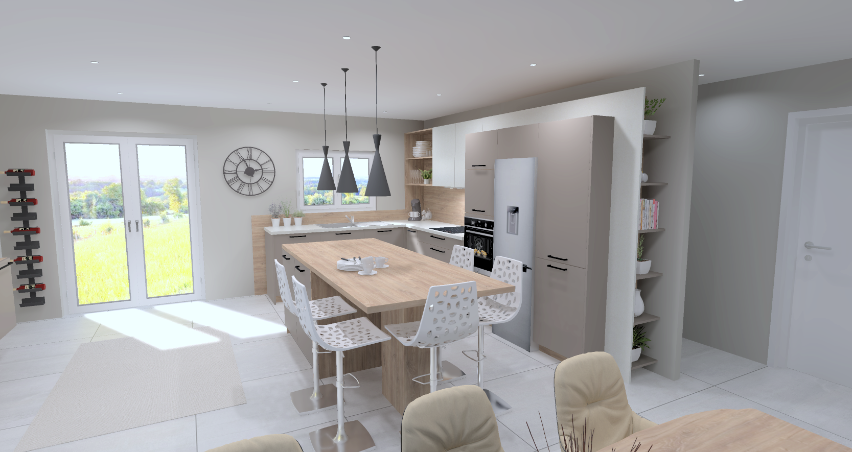 Cuisine moderne avec îlot en bois, chaises blanches perforées, grandes fenêtres, horloge murale noire, porte-fenêtre donnant sur l'extérieur verdoyant, étagère ouverte avec plantes et livres.