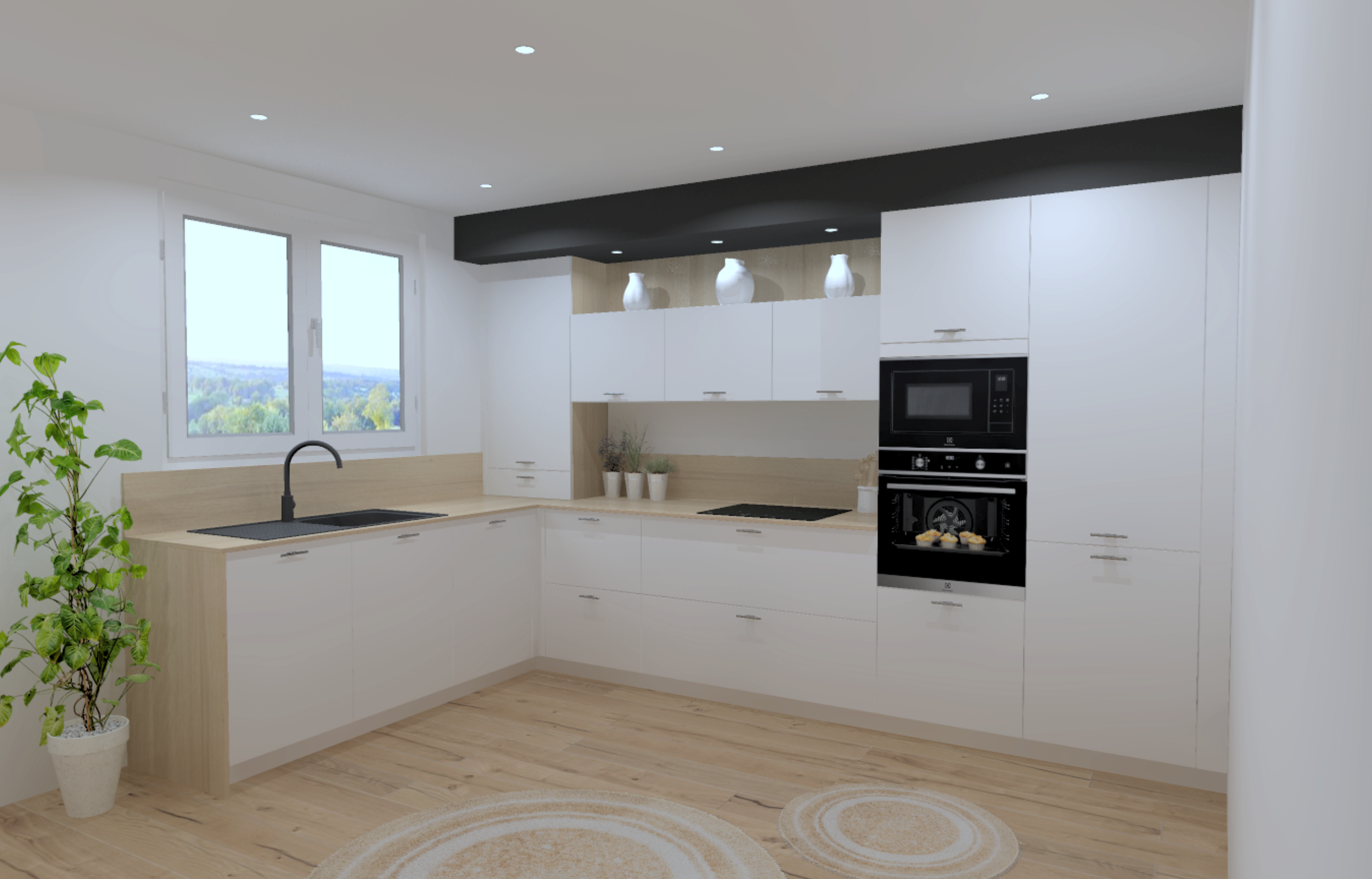 Cuisine moderne blanche avec plans en bois clair, fenêtres donnant sur un paysage verdoyant, et éléments décoratifs blancs sur une étagère au-dessus des armoires.