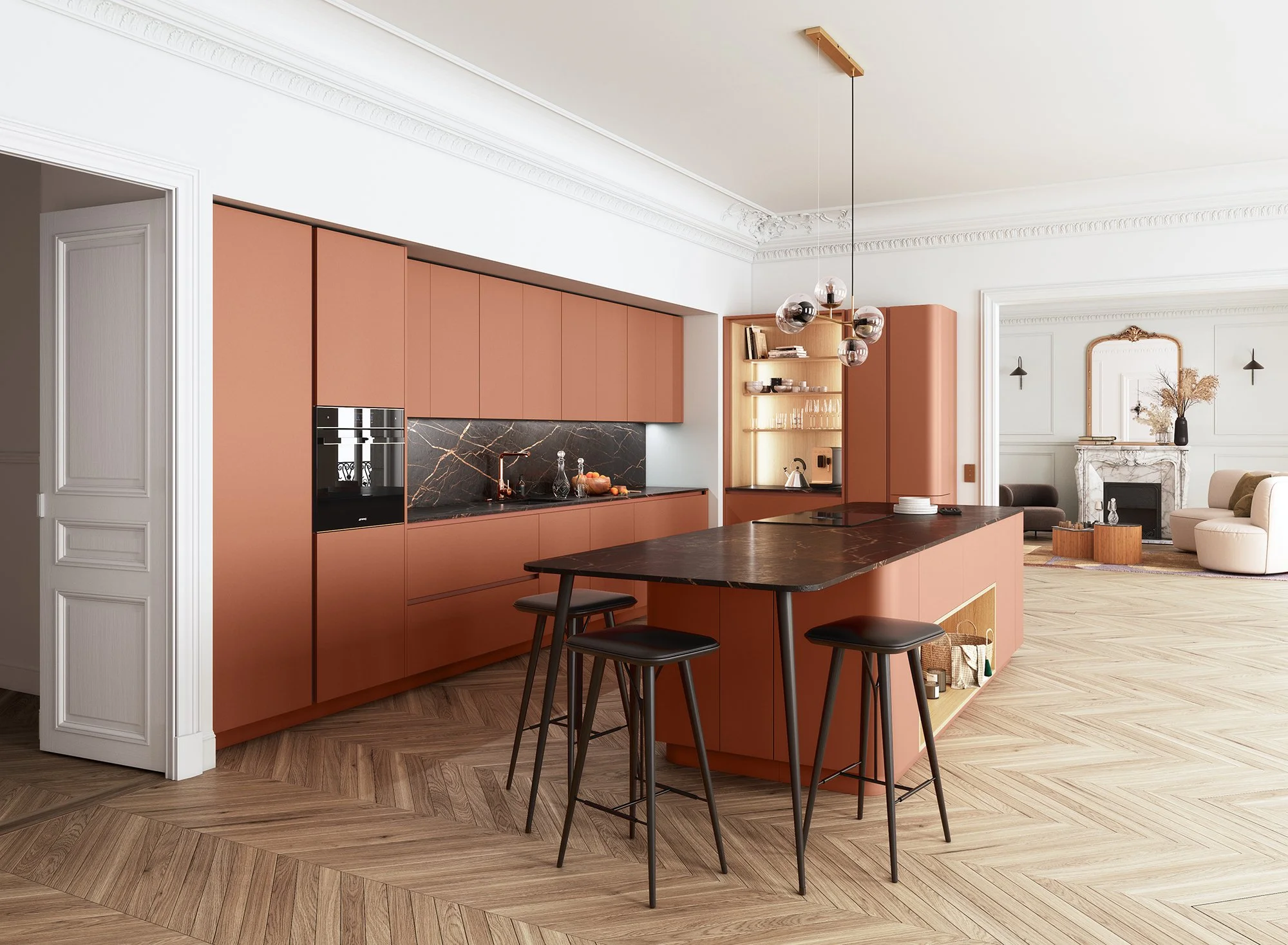 Cuisine moderne avec armoires en terracotta, plan de travail en marbre noir, îlot central avec espaces de rangement ouverts, chaises hautes en métal et bois, et un espace salon avec cheminée en marbre et canapé beige.