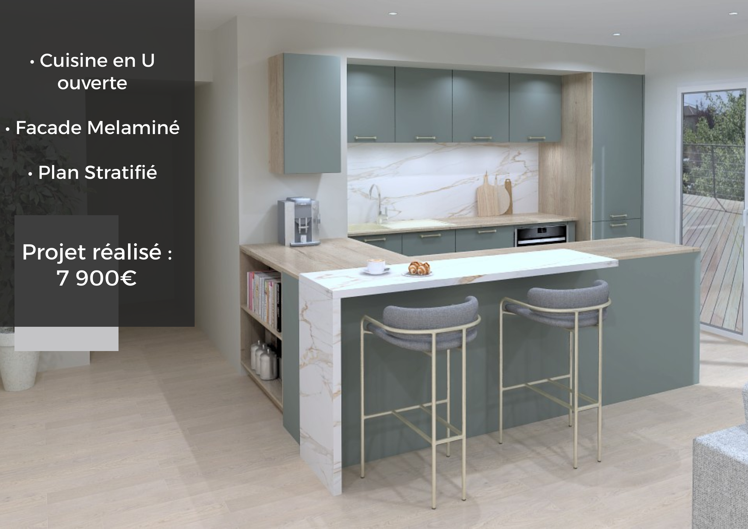 Cuisine moderne avec façade en mélaminé vert kaki, plan de travail stratifié en marbre blanc avec veines dorées, coin repas avec deux chaises hautes, porte-fenêtre donnant sur un balcon en bois et arbres en arrière-plan.