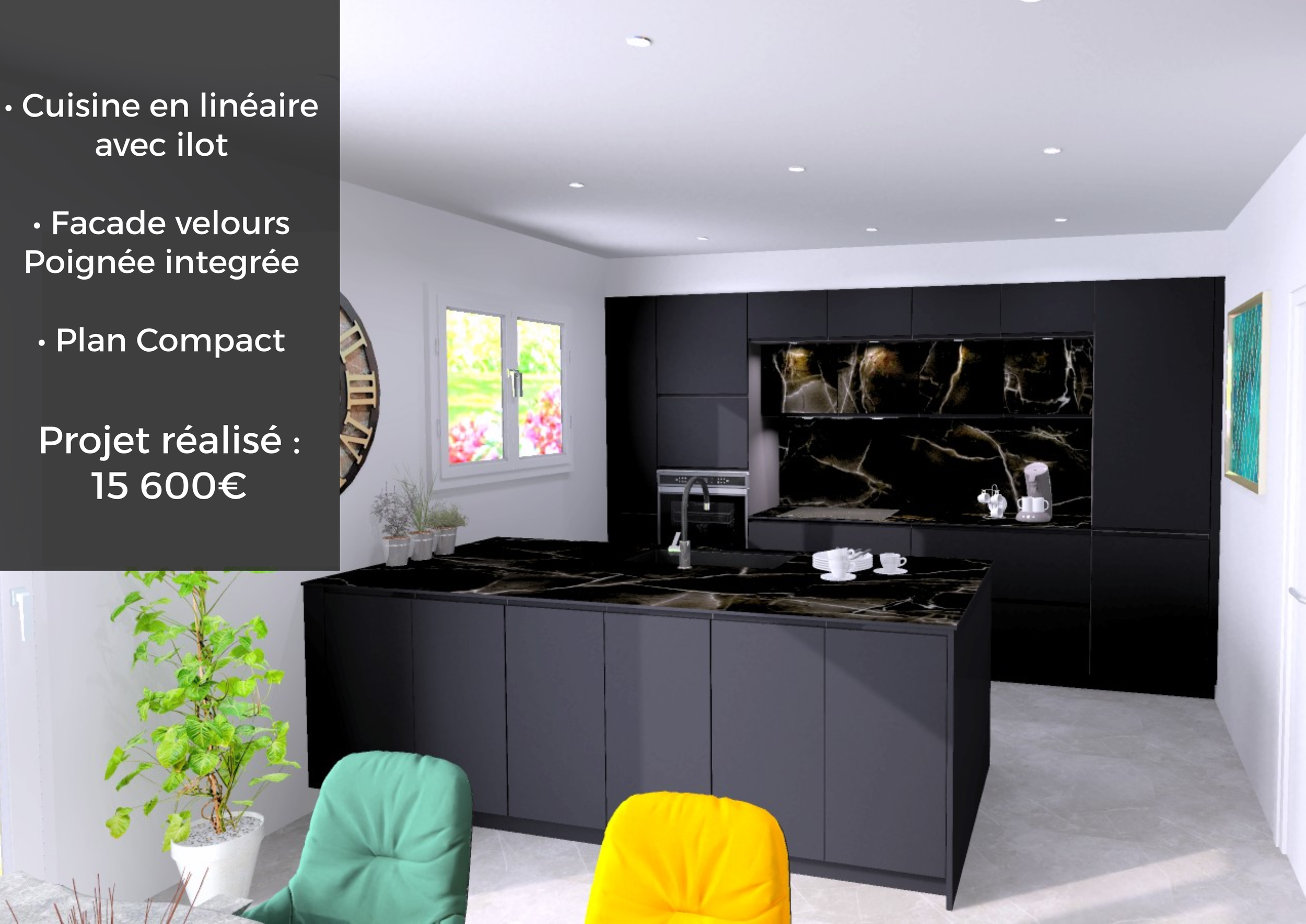 Cuisine moderne avec des façades en velours noir et un plan de travail en marbre noir avec des veinures dorées. La cuisine est compacte et équipée. La pièce est éclairée par des fenêtres, avec des plantes vertes et des chaises de couleurs vert et jaune dans la pièce.