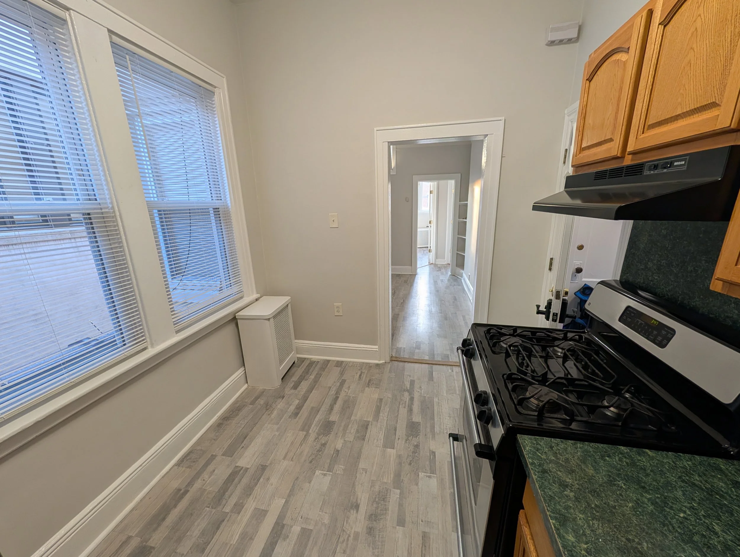 Kitchen 2.jpg