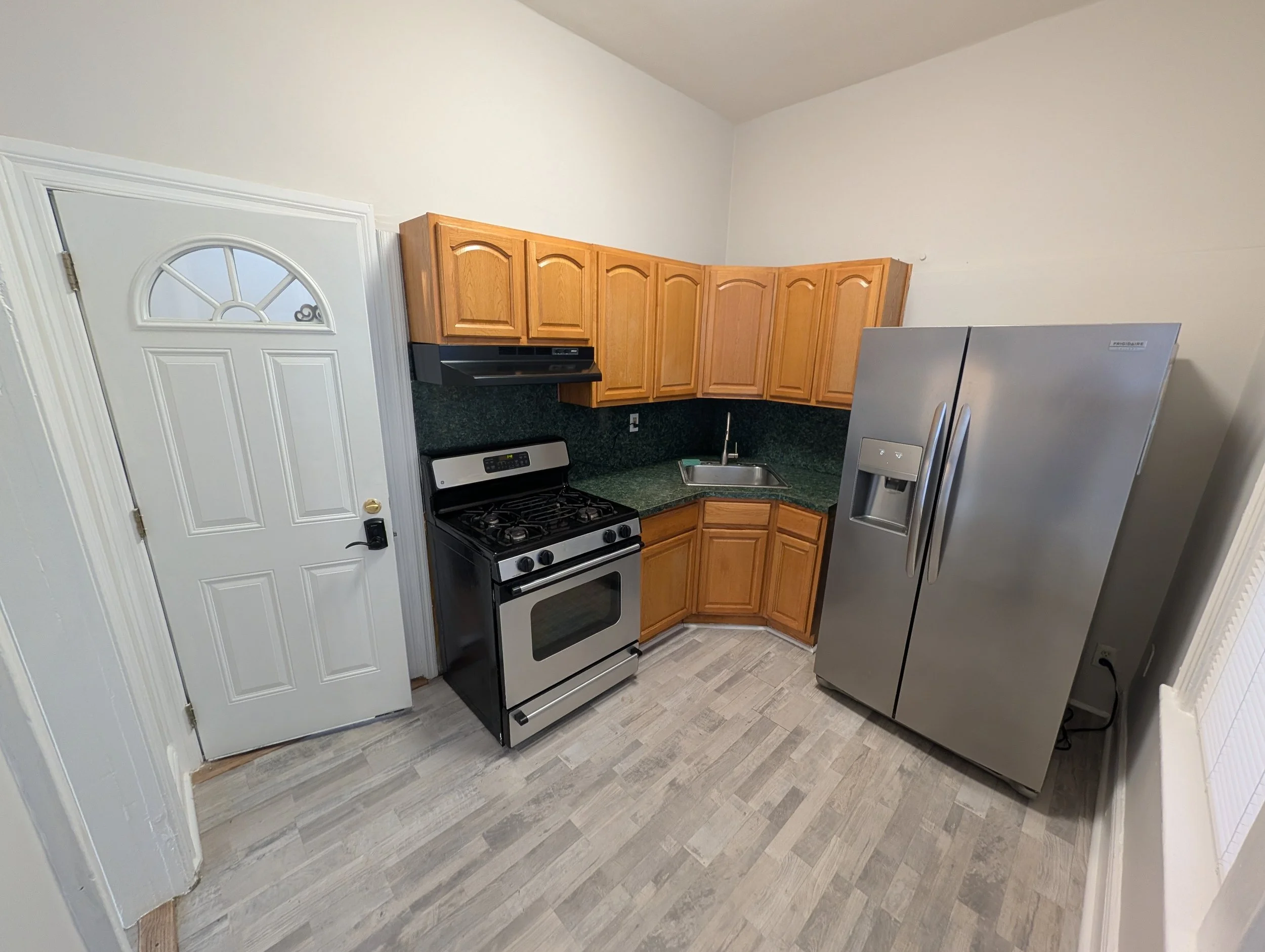 Kitchen 1.jpg