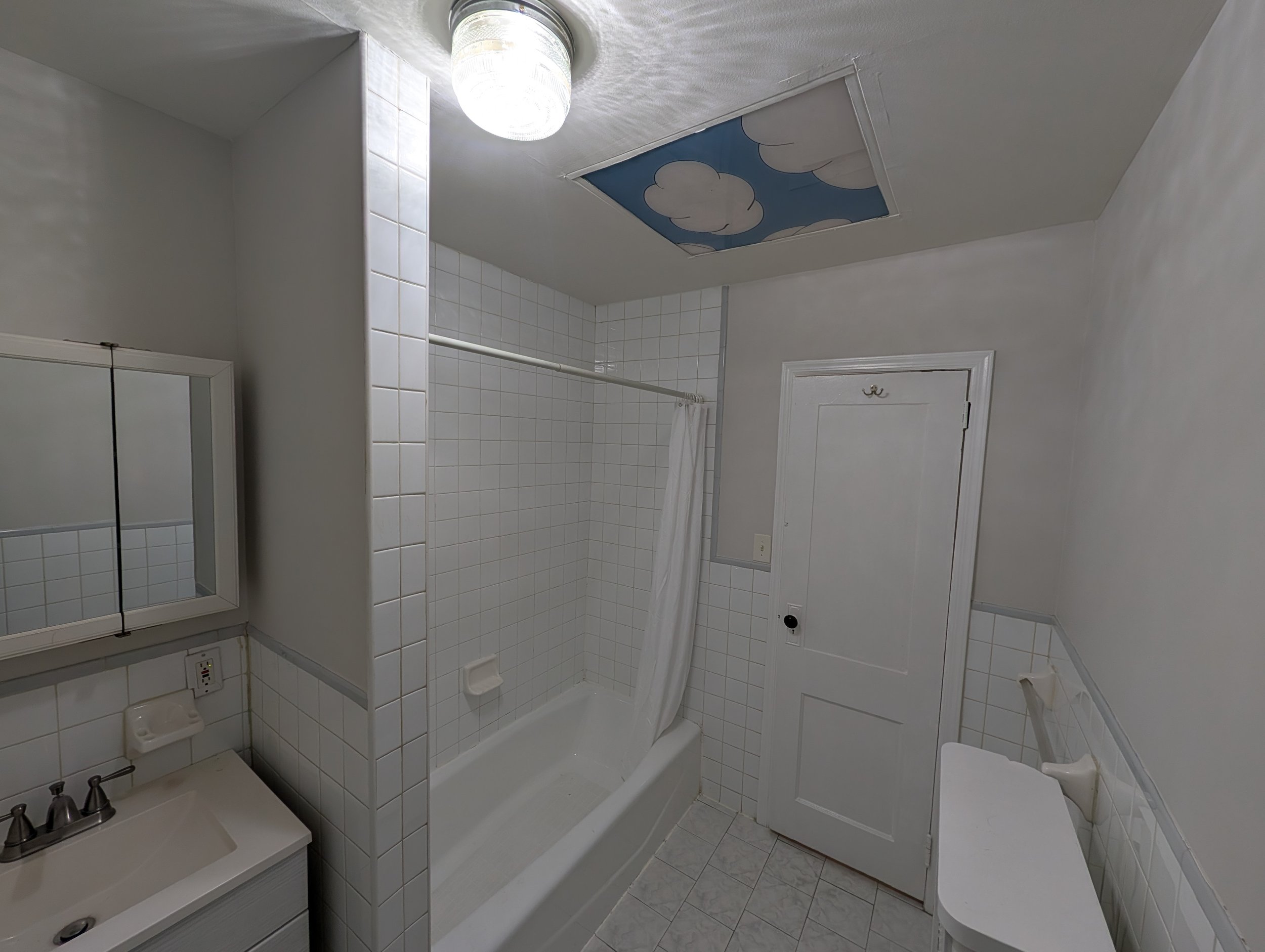 Bathroom 1.jpg