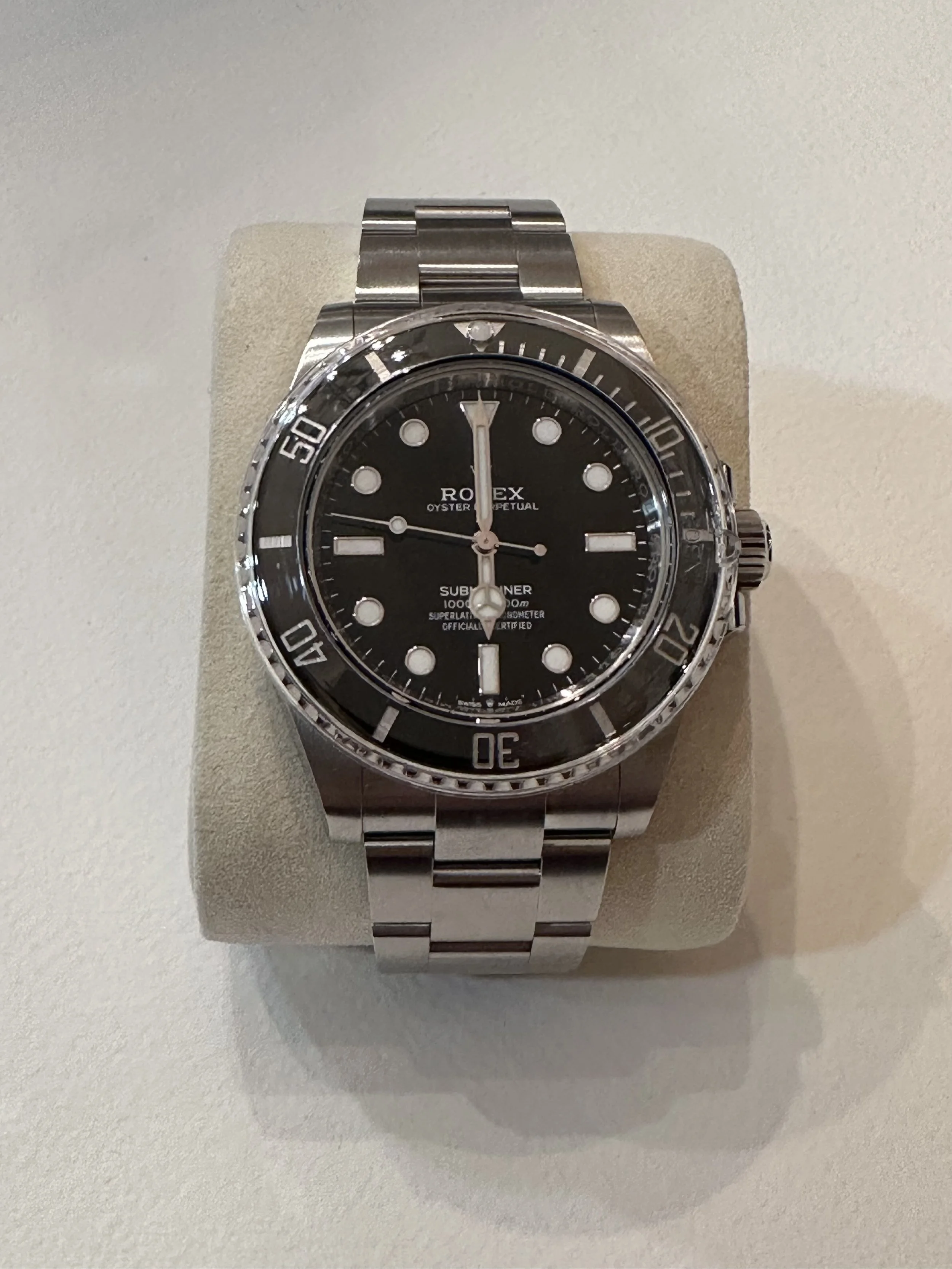 Rolex Submariner 41 – Unworn – Black Dial – Oyster Bracelet