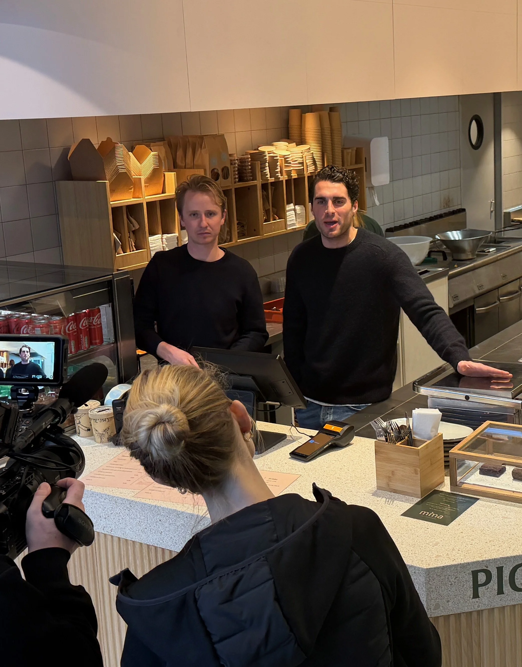 Janneke FC Centrum Thuisbezorgd Janneke van de Polder verslaggever contentproductie videoproductie verslaggeving amsterdam interview videoportret bedrijfsvideo reality-tv documentaire