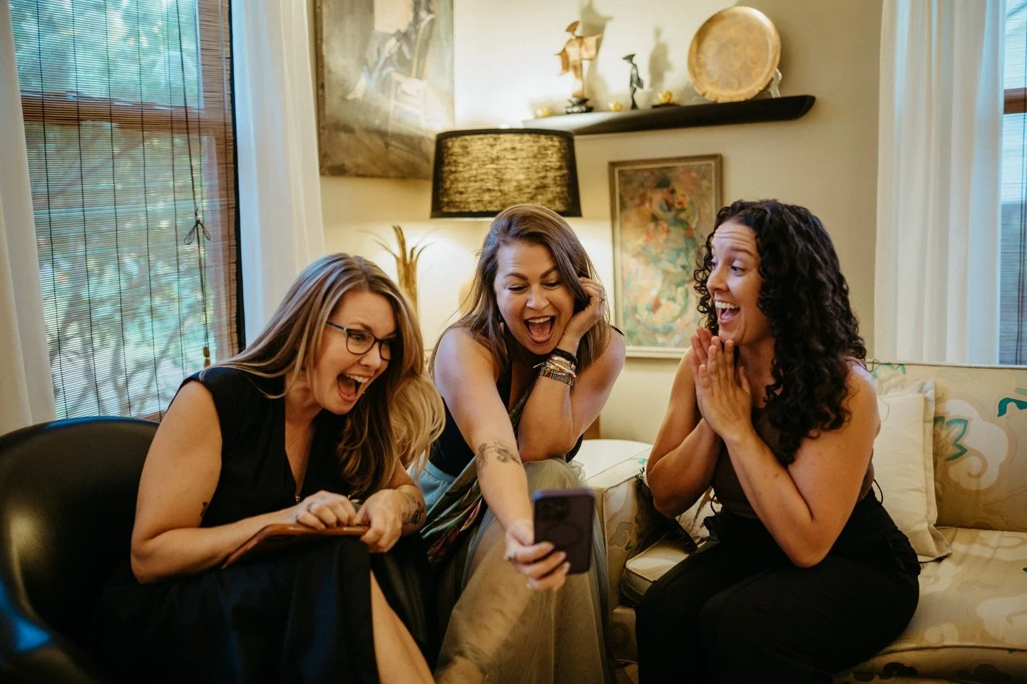 So excited for longer days and more sunshine! ☀️🌷

Don&rsquo;t forget to spring forward this Sunday &mdash; clocks move ahead one hour. ⏰
A little less sleep, but a lot more evening sunshine&hellip; and I&rsquo;ll take that trade any day.

Who&rsquo