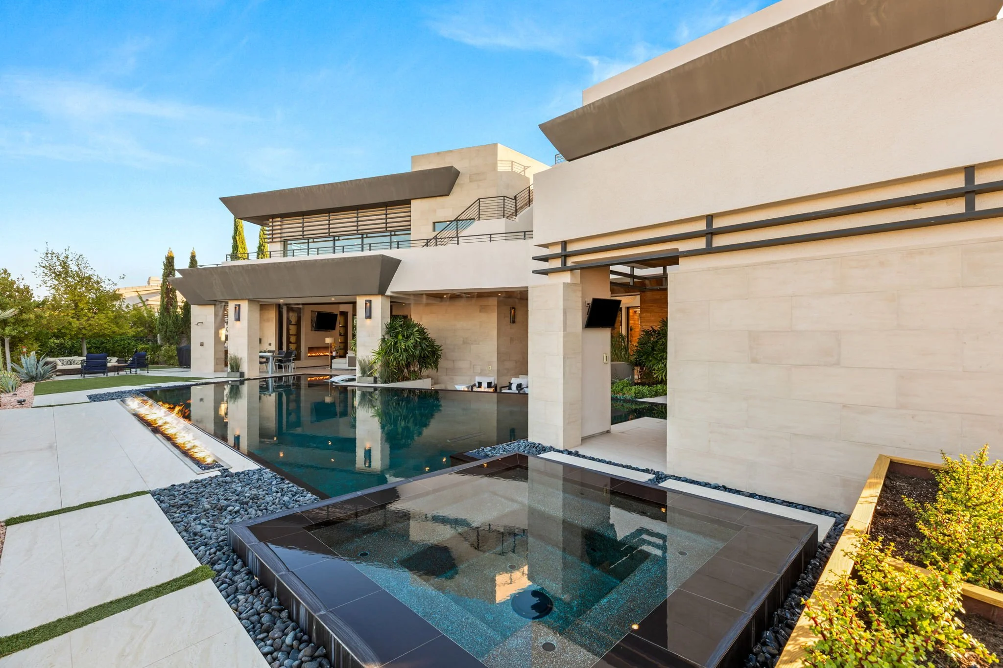 75-web-or-mls-1269imperiadrive-173.jpg