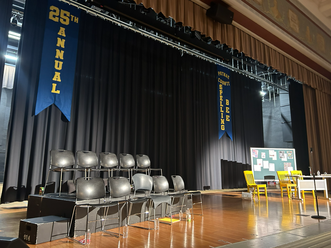 Full stage pre-show