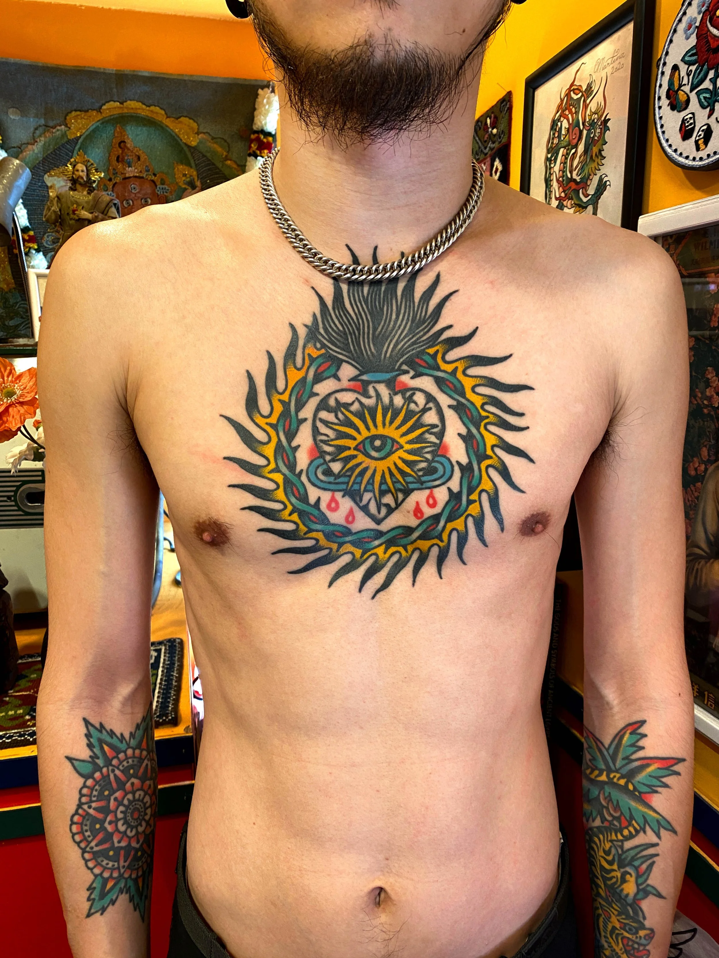 sun-flames-sacred-heart-chest-piece-traditional-oldschool-tokyo-tattoo-electric-martina.jpg