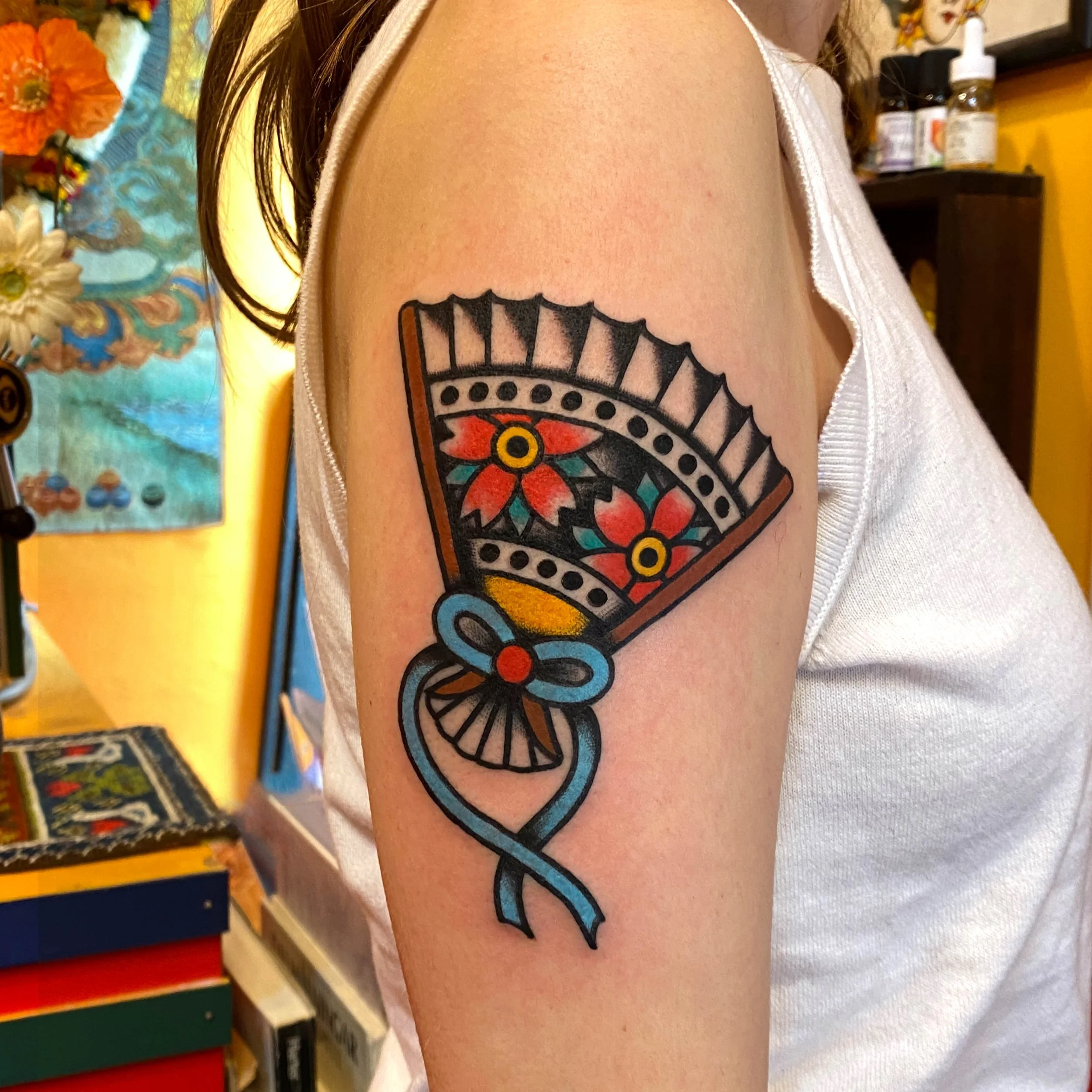 japanese-fan-sakura-cherry-blossom-traditional-oldschool-tokyo-tattoo-electric-martina.jpg