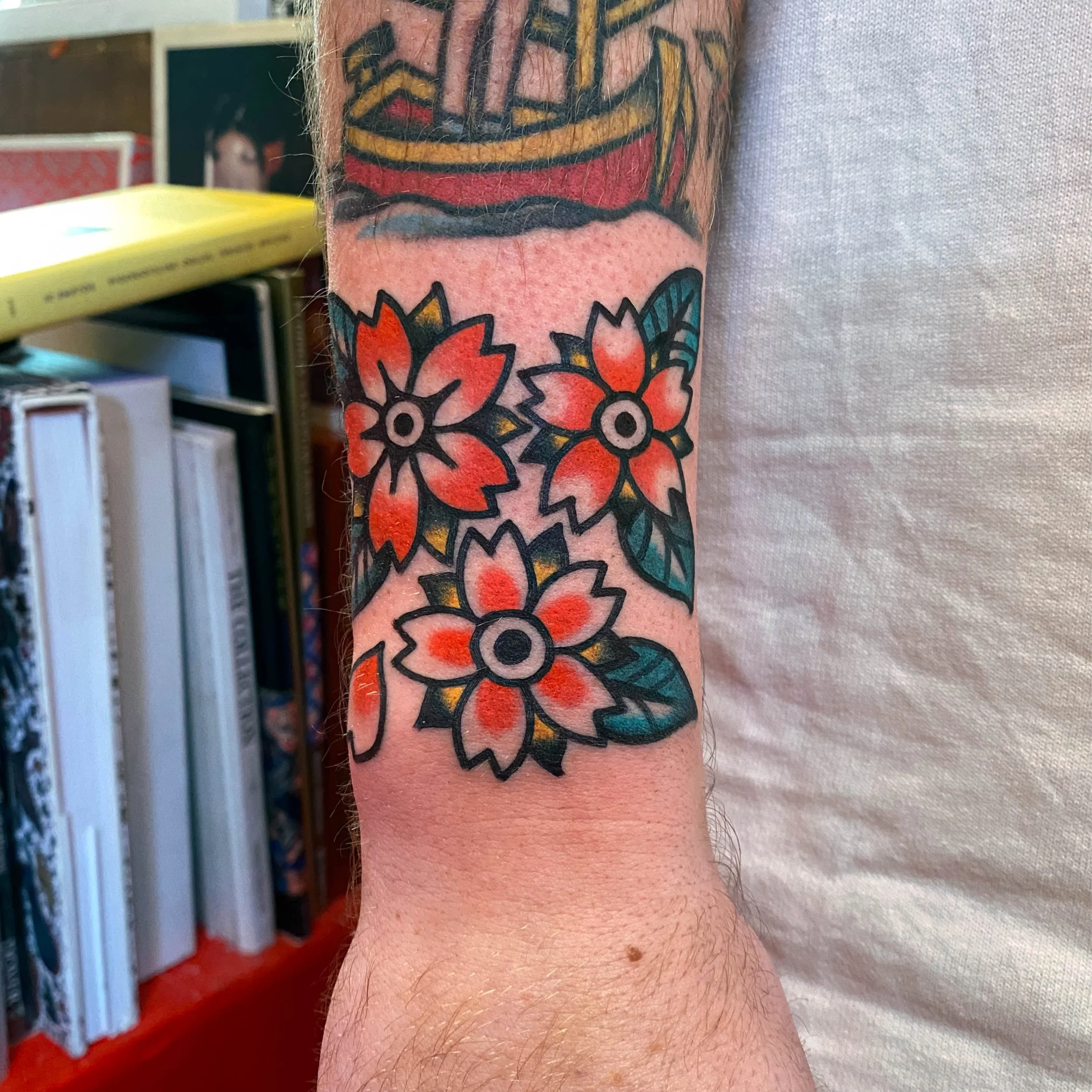 japanese-sakura-cherry-blossom-traditional-oldschool-tokyo-tattoo-electric-martina.jpg