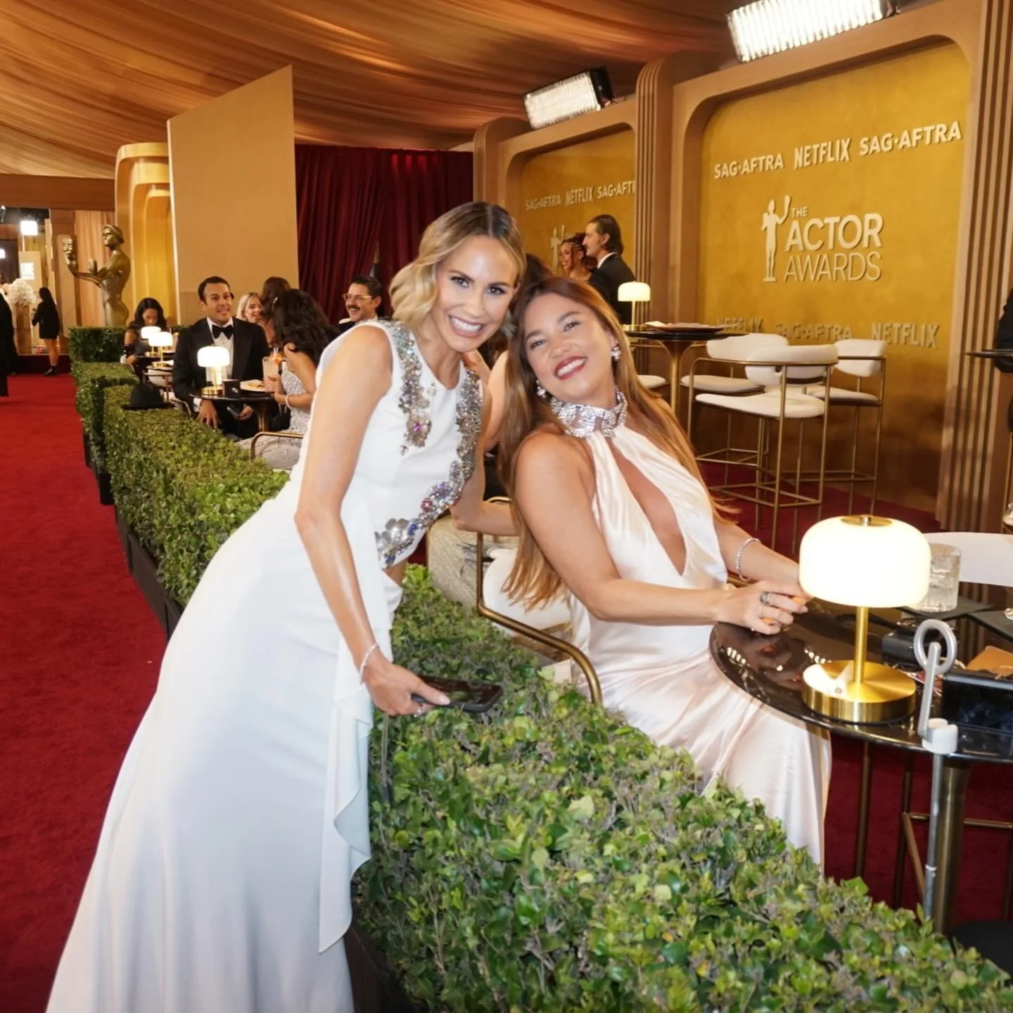 our girls @hannahkosh and @keltie looking stunning at the Actor Awards! @actorawards @netflix

📸 @shutterstocknow, @shutterstock