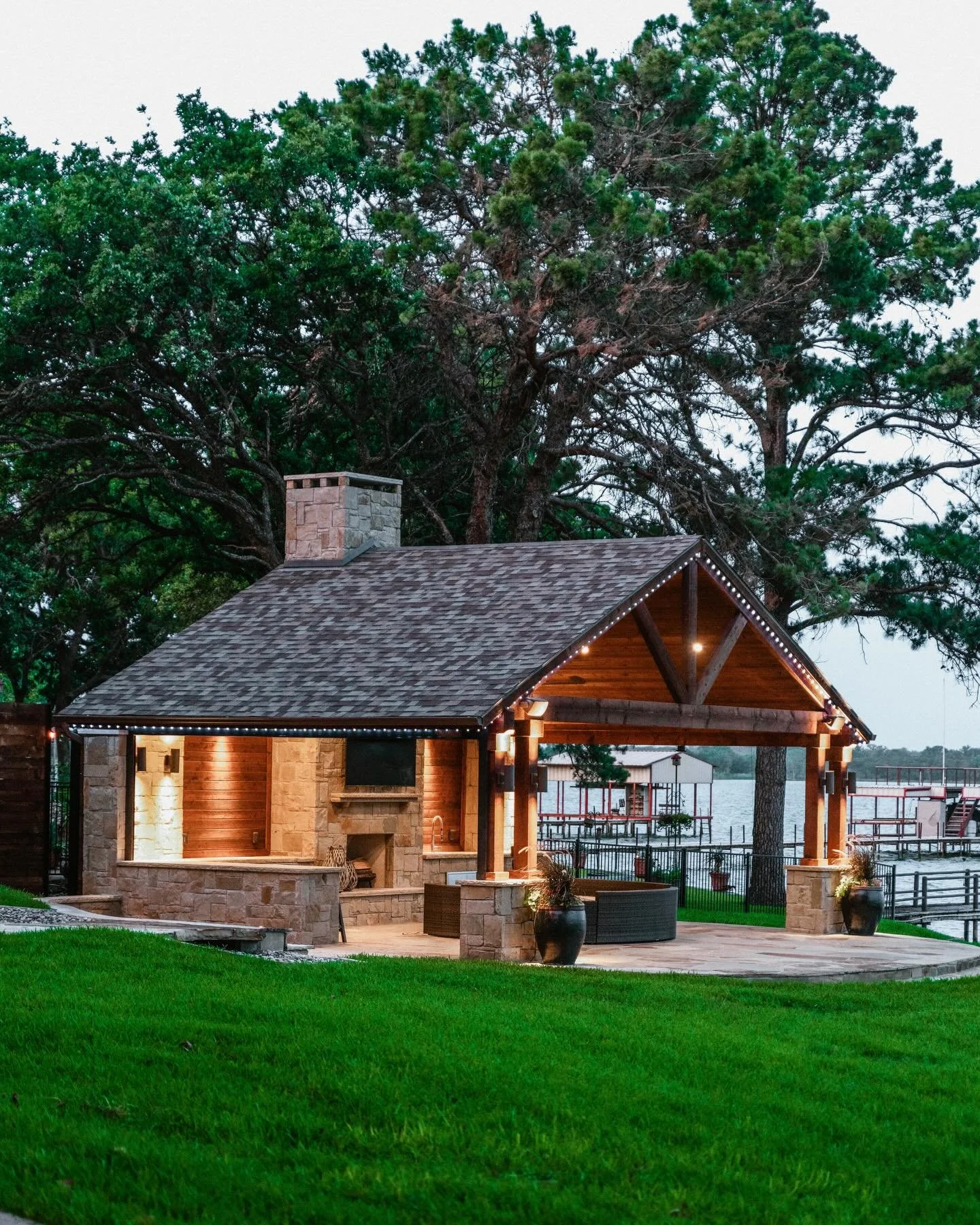 Your Summer lake house is calling. Is your space ready? ☀️

Because there&rsquo;s a difference between having a lake house and actually living in one. We&rsquo;re talking a beautiful outdoor kitchen, the perfect seating for hosting, and a vibe that m