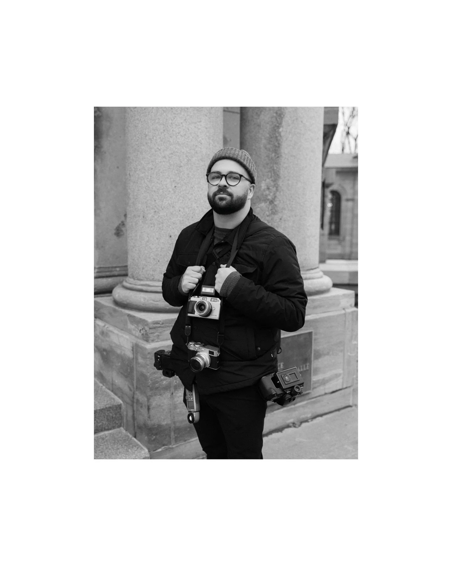 Fin de saison 2025.
Un moment pour respirer, regarder en arri&egrave;re, et dire merci.

Merci aux couples qui m&rsquo;ont fait confiance, aux familles qui m&rsquo;ont ouvert leurs portes, aux pistes de danse plong&eacute;es dans l&rsquo;ombre et la 