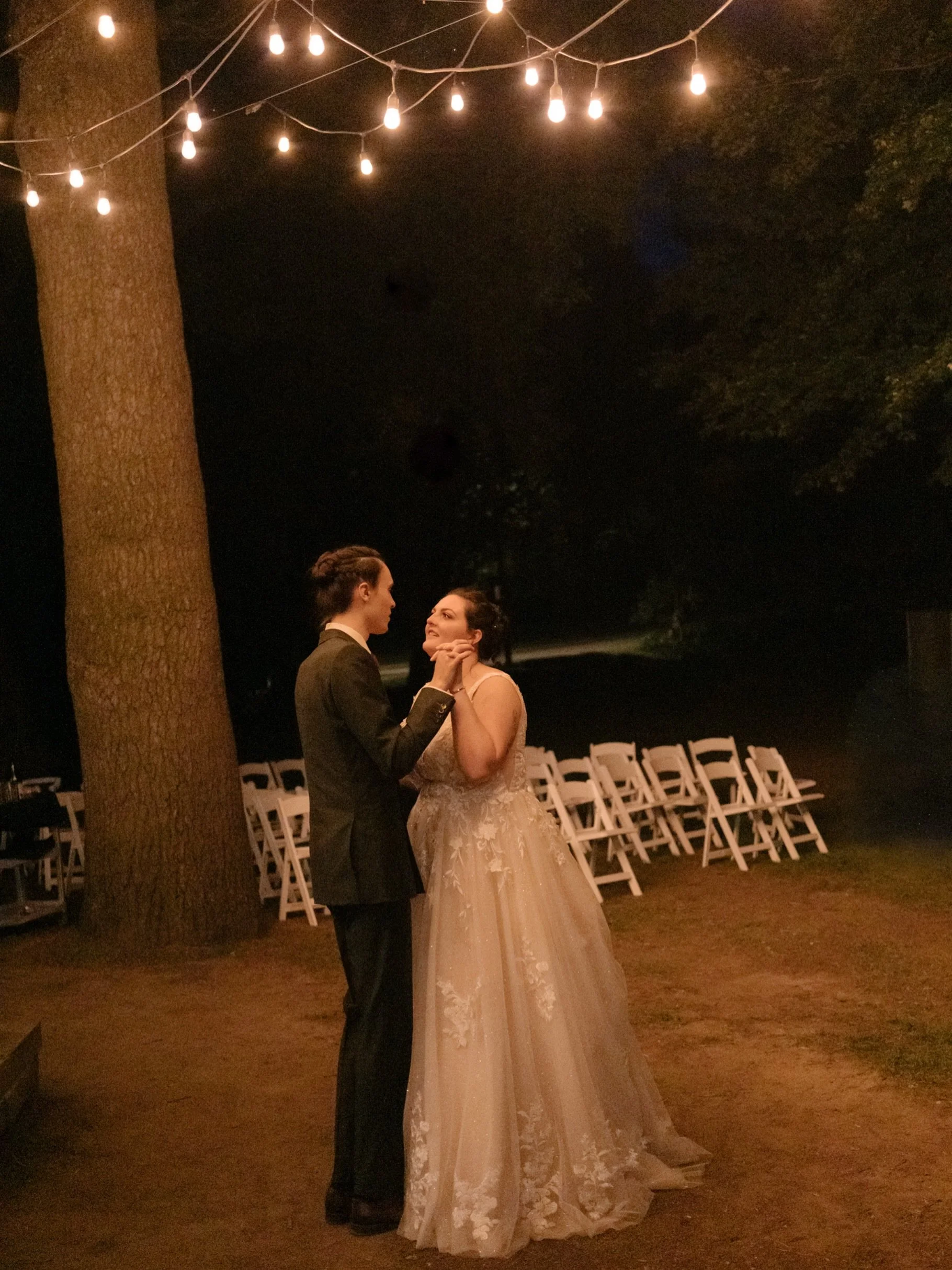 Rien &agrave; diriger. Rien &agrave; r&eacute;p&eacute;ter.

Juste un moment calme au milieu d&rsquo;une journ&eacute;e qui est pass&eacute;e beaucoup trop vite.

Clarisse &amp; Marc-Aur&egrave;le, 2025