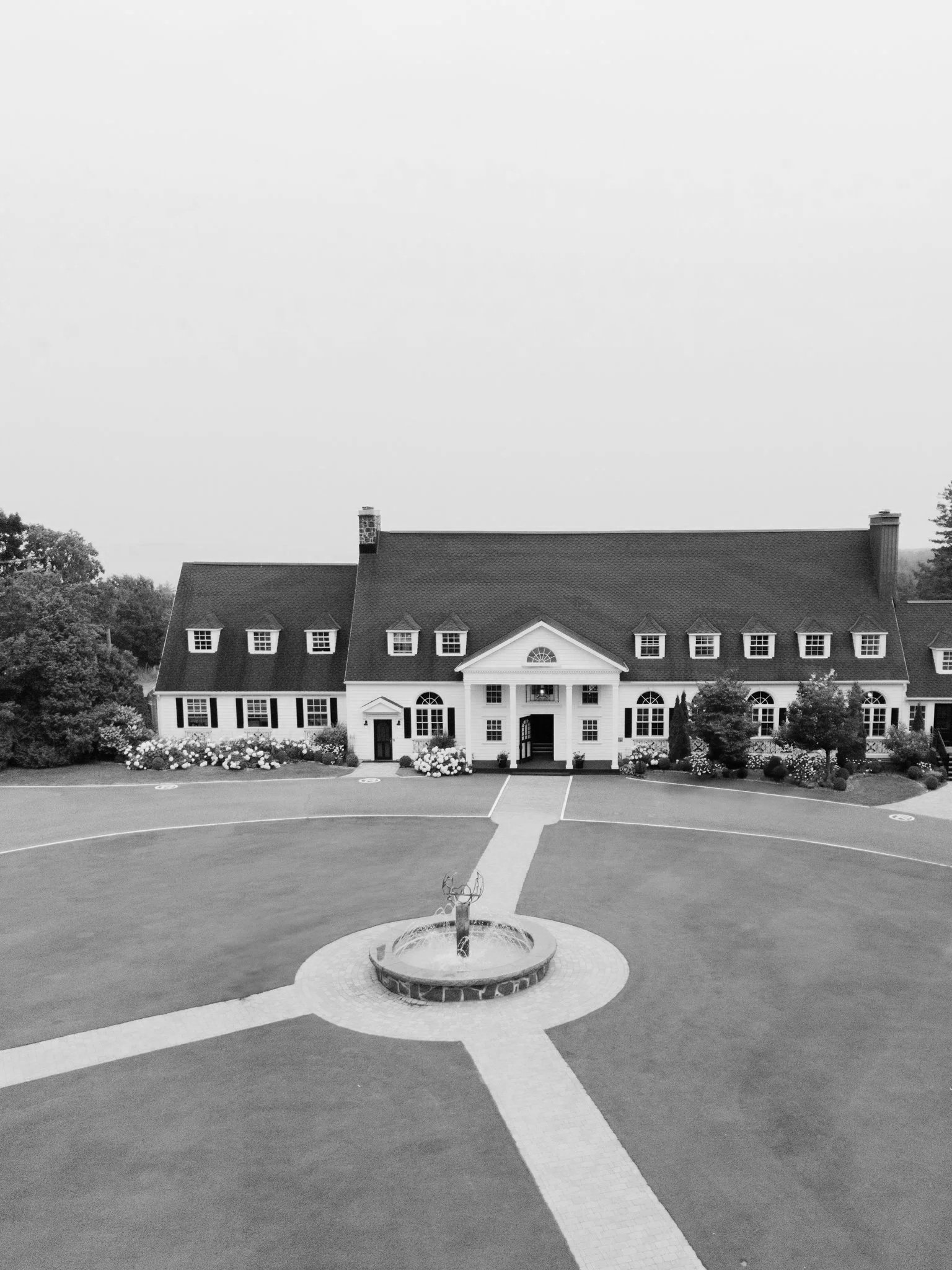 Club Royal Québec photographié par un photographe mariage Québec, un lieu raffiné et lumineux idéal pour accueillir des mariages et réaliser des séances photo professionnelles.
