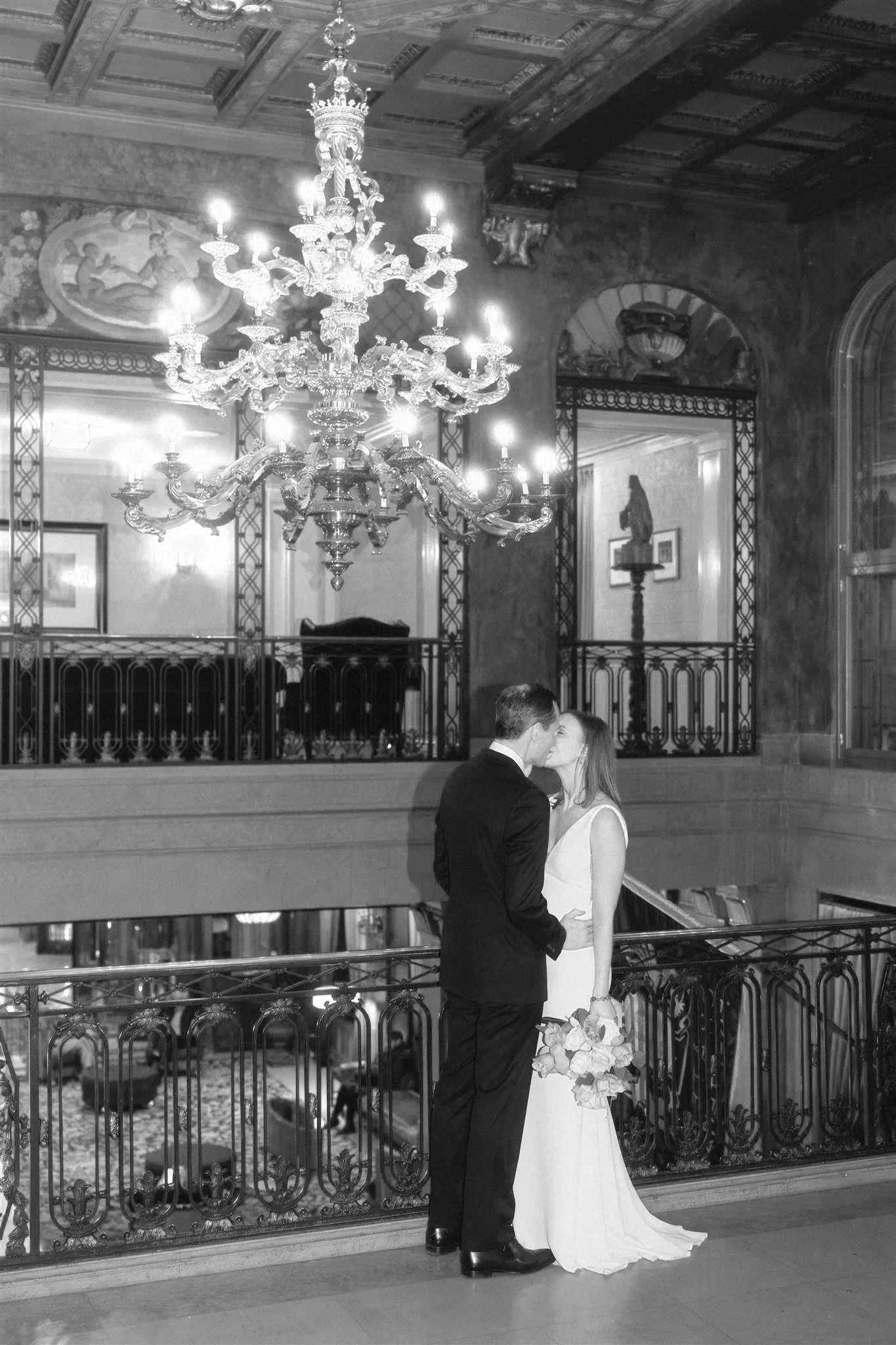 Château Frontenac photographié à Québec par un photographe de mariage Québec, mettant en valeur l’architecture emblématique du lieu pour illustrer des services photo professionnels dans la région.