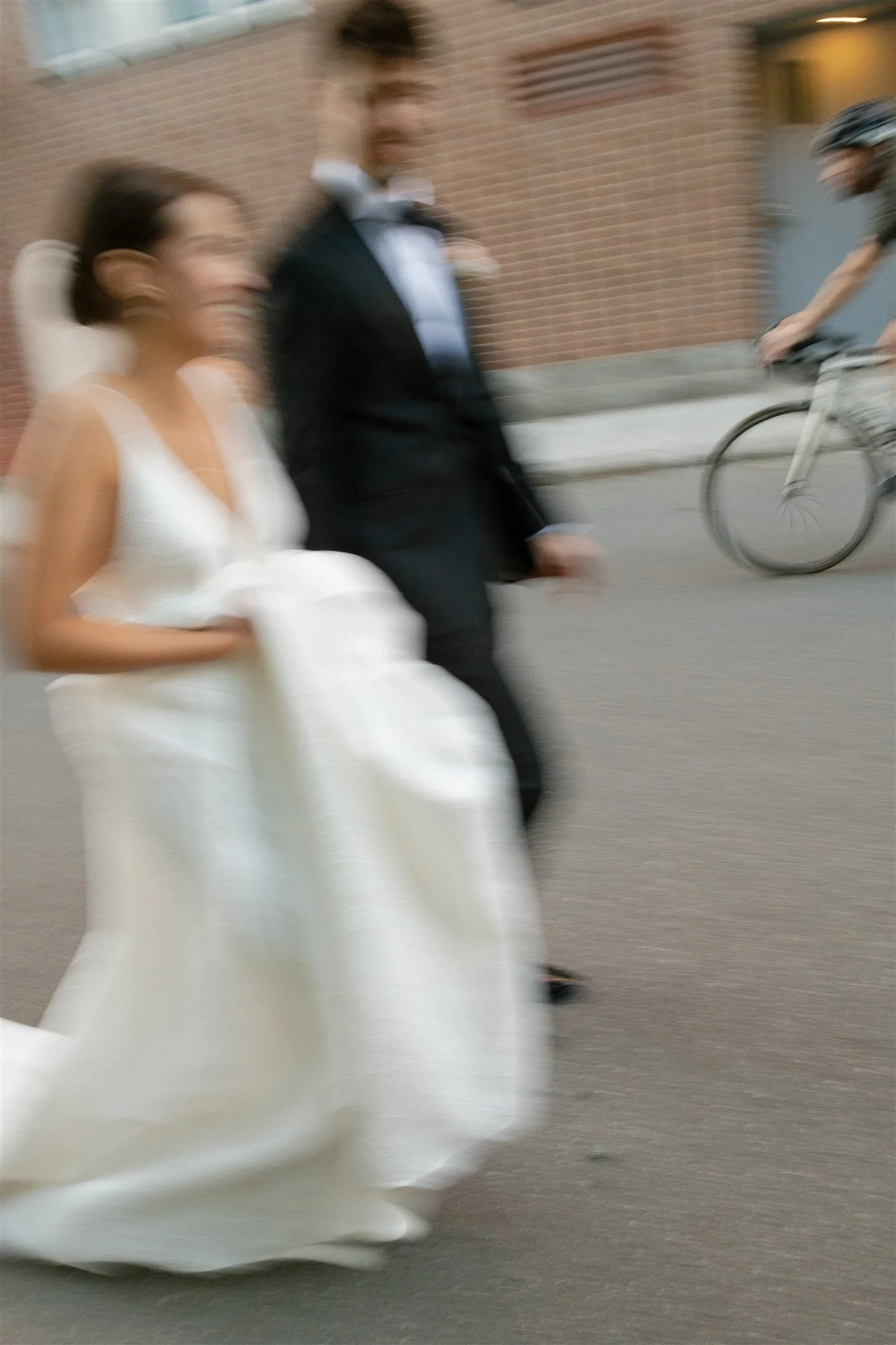 Couple mariage Montréal séance ruelle Vieux-Port
