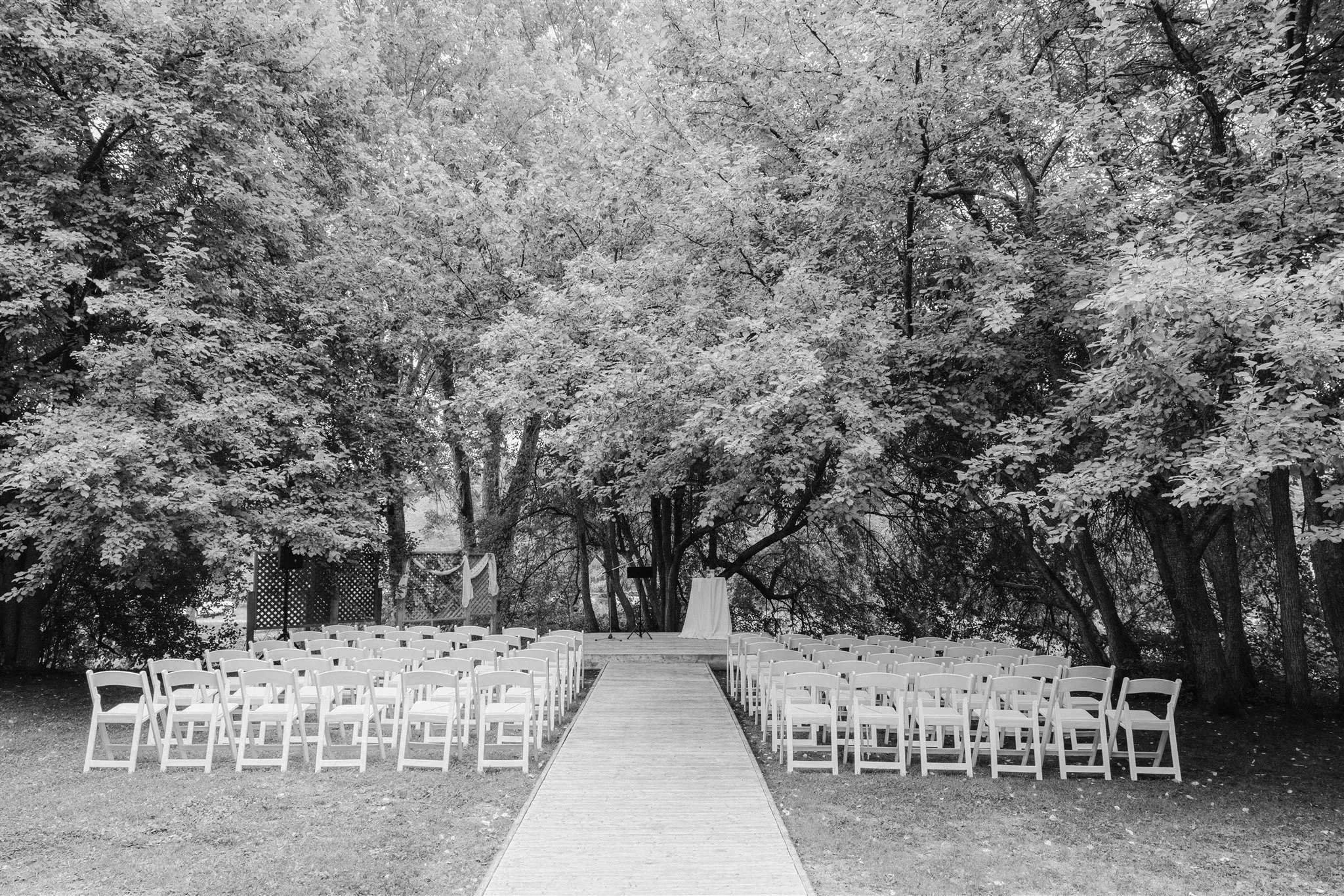 Station Duchesnay près de Québec photographiée par un photographe mariage Québec, un lieu entouré de nature idéal pour des mariages et des séances photo professionnelles.