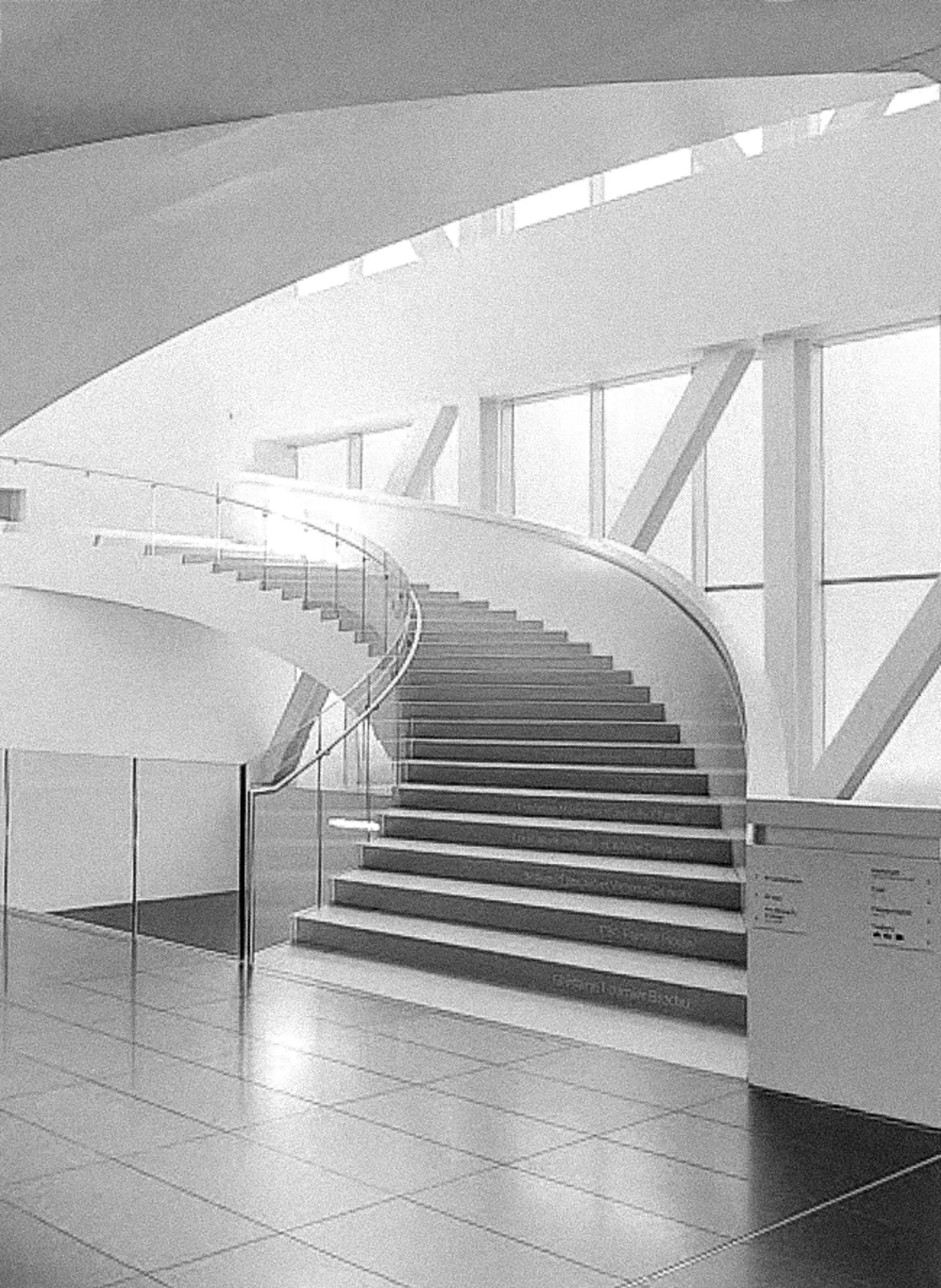 Mariage au Musée national des beaux-arts du Québec, cadre architectural moderne et lumineux