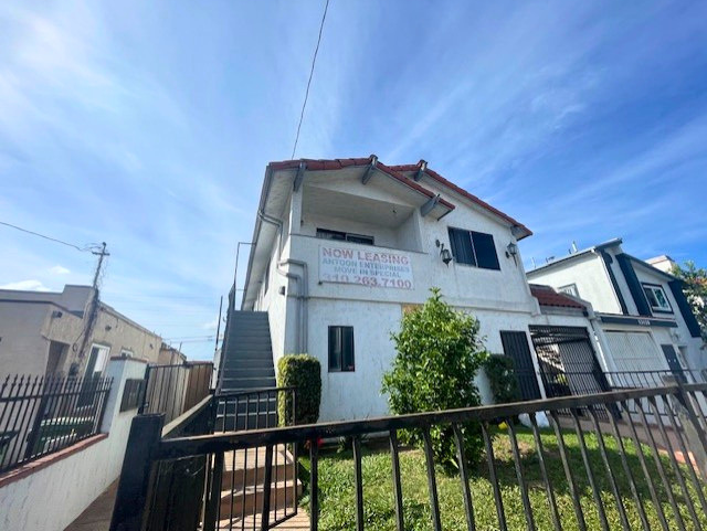 13103 Roselle Ave #4