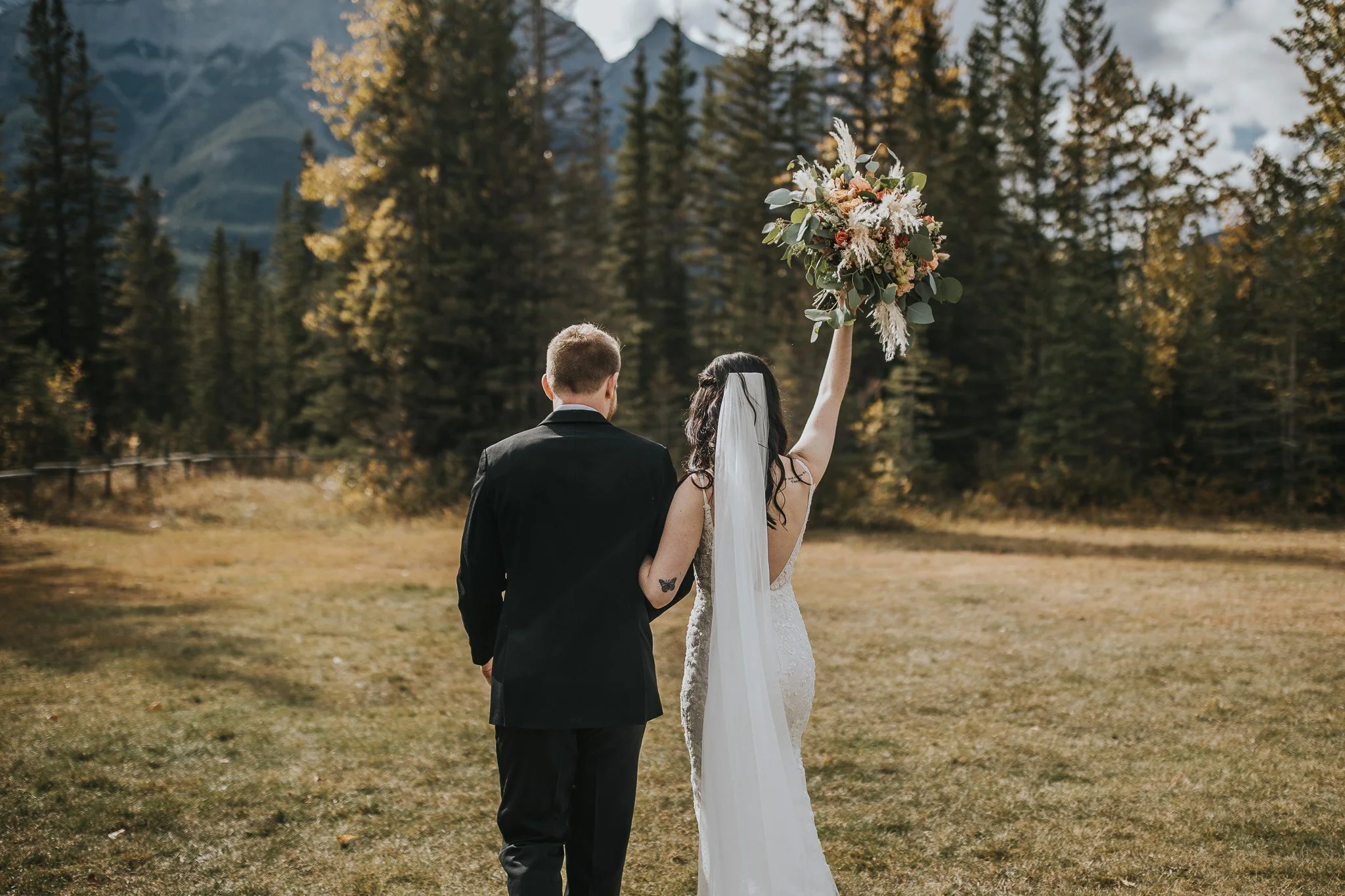 Fall wedding in Canmore 