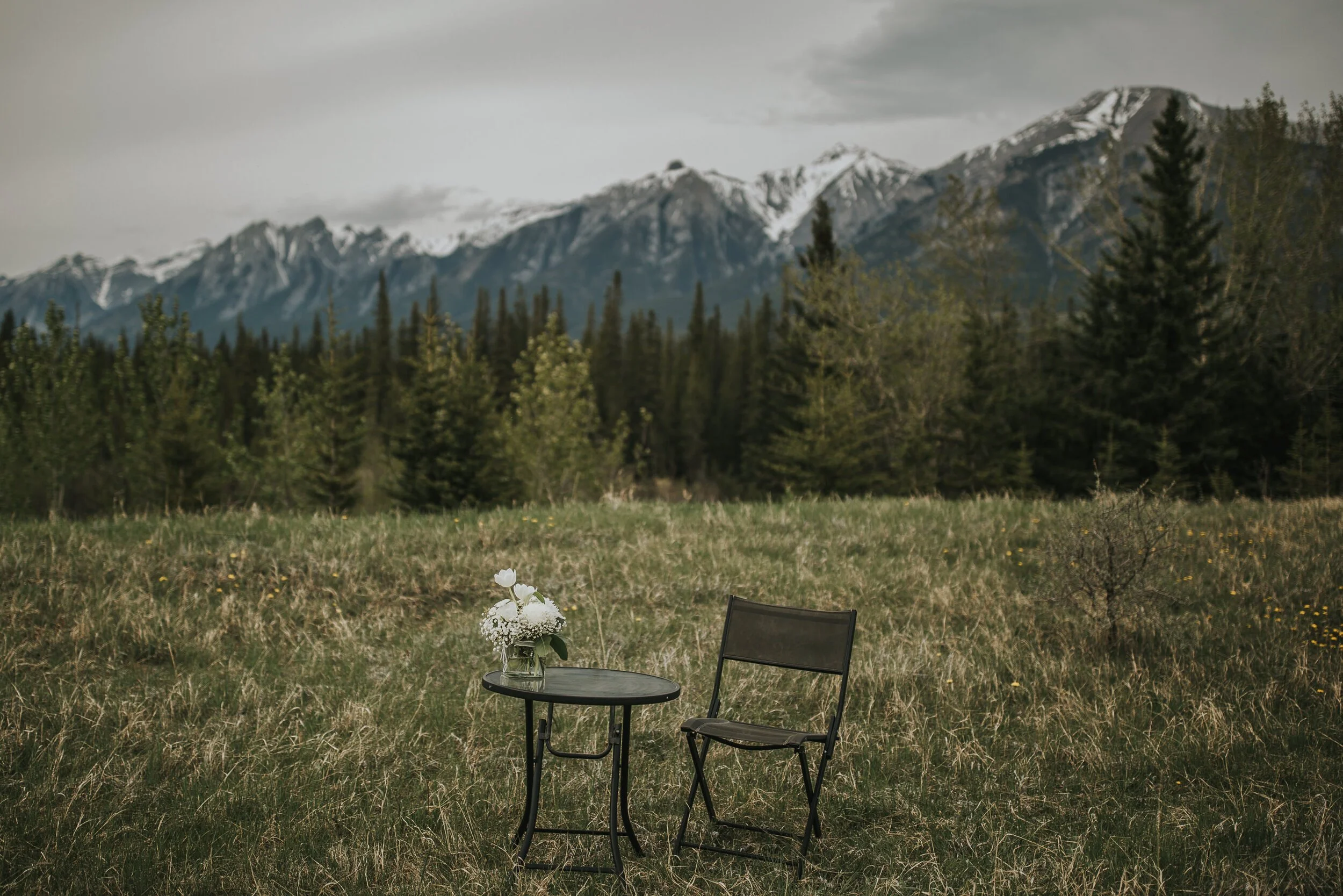 Intimate-Canmore-Mountain-Elopement