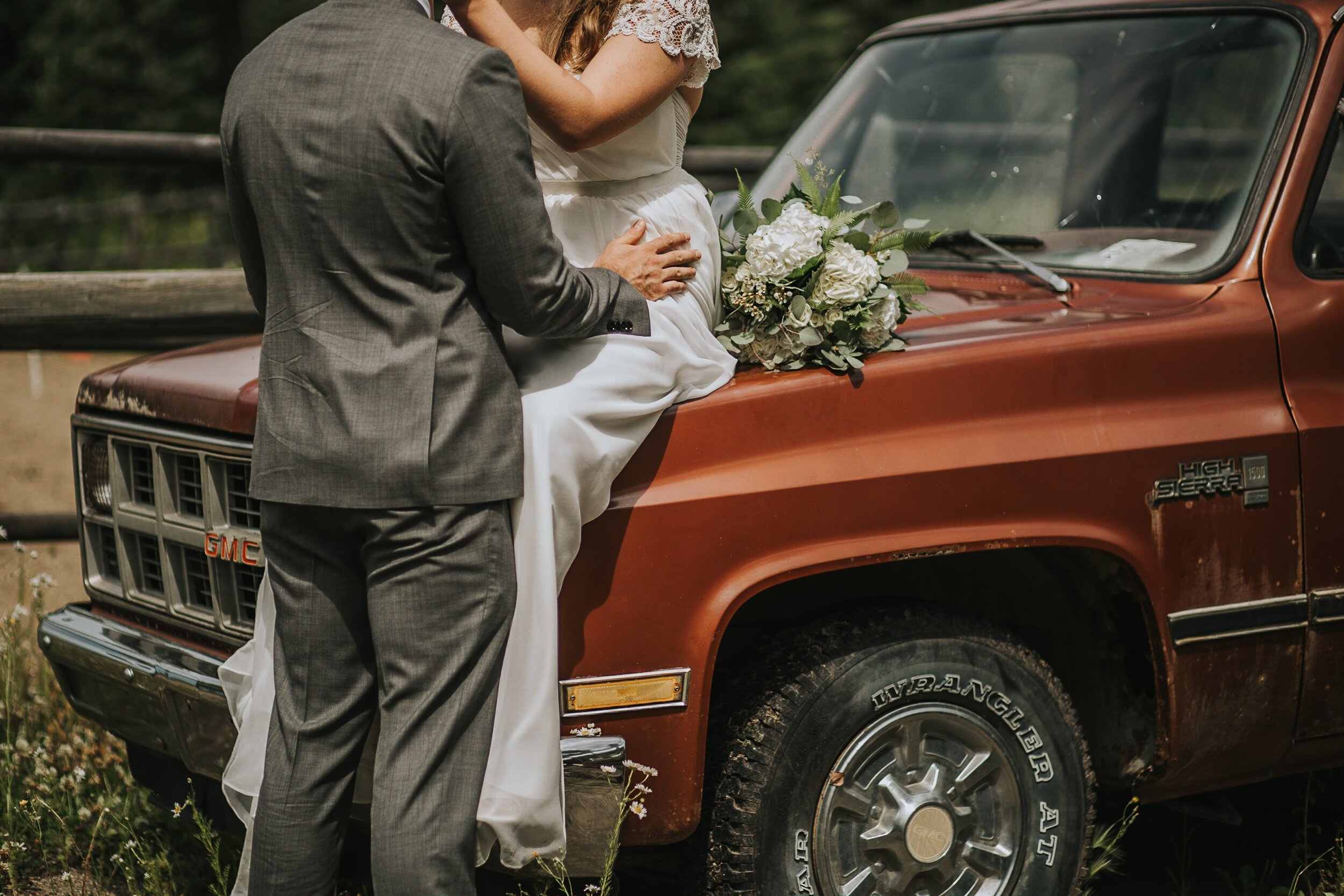 Bragg-Creek-The-Boutique-Estate-Wedding