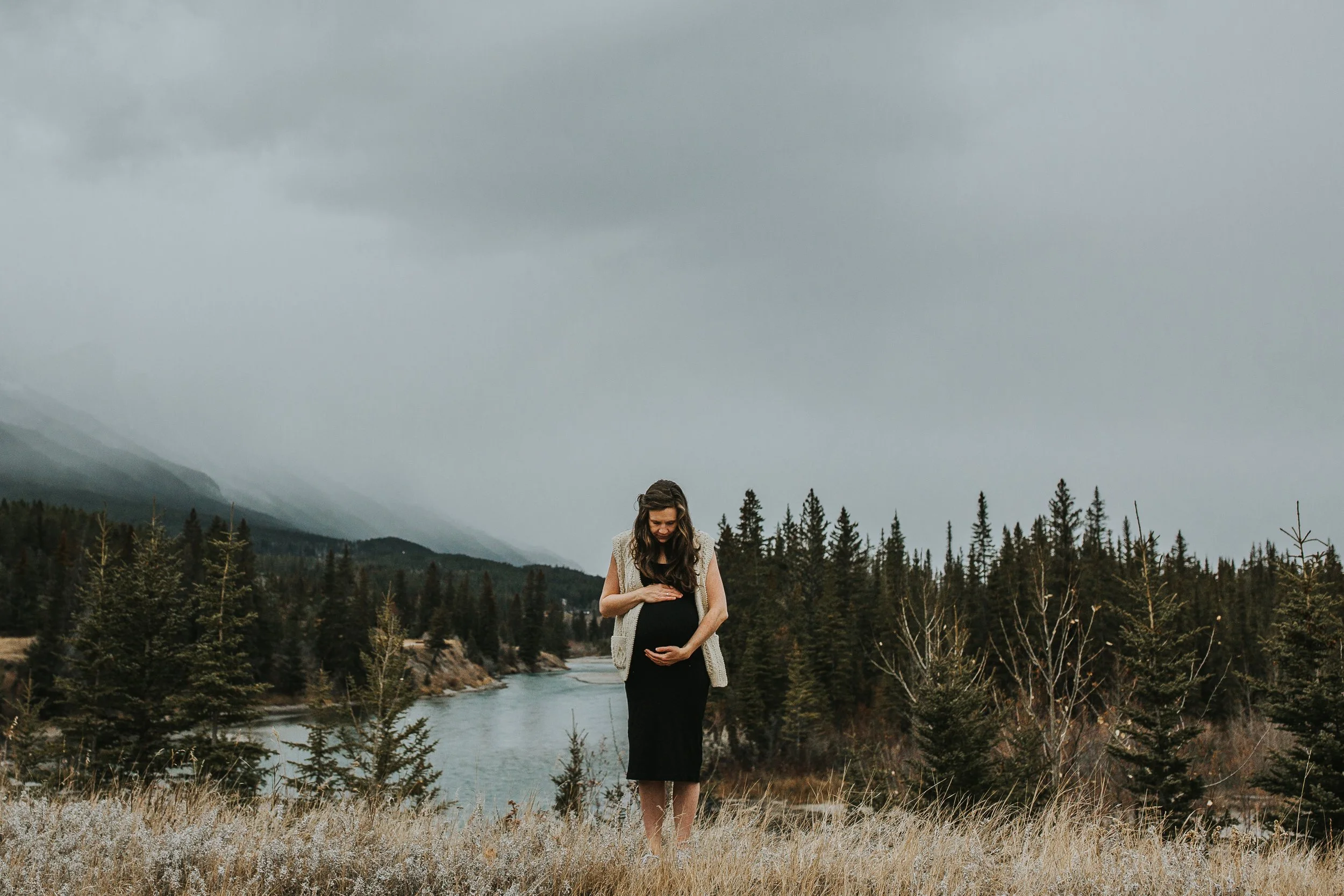 Woodsy-Canmore-Fall-Maternity-Session