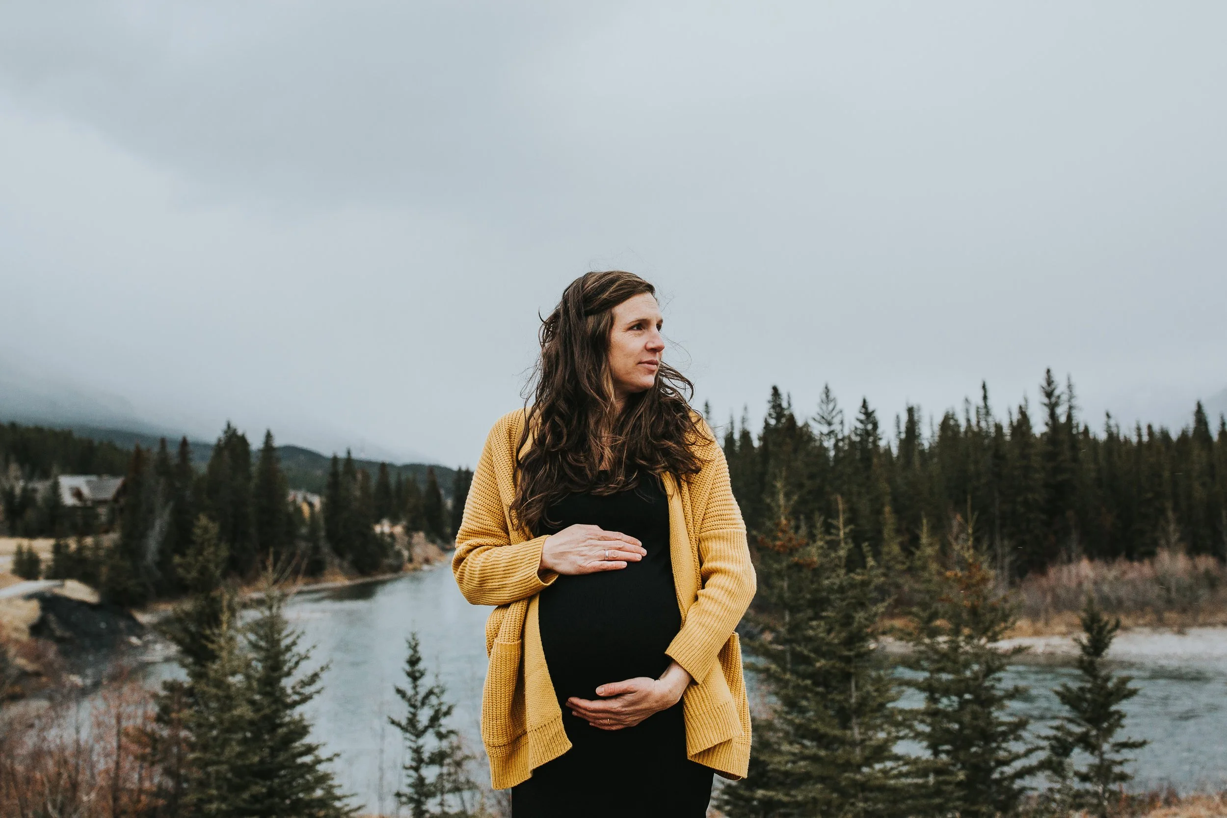 Woodsy-Canmore-Maternity-Fall-Maternity