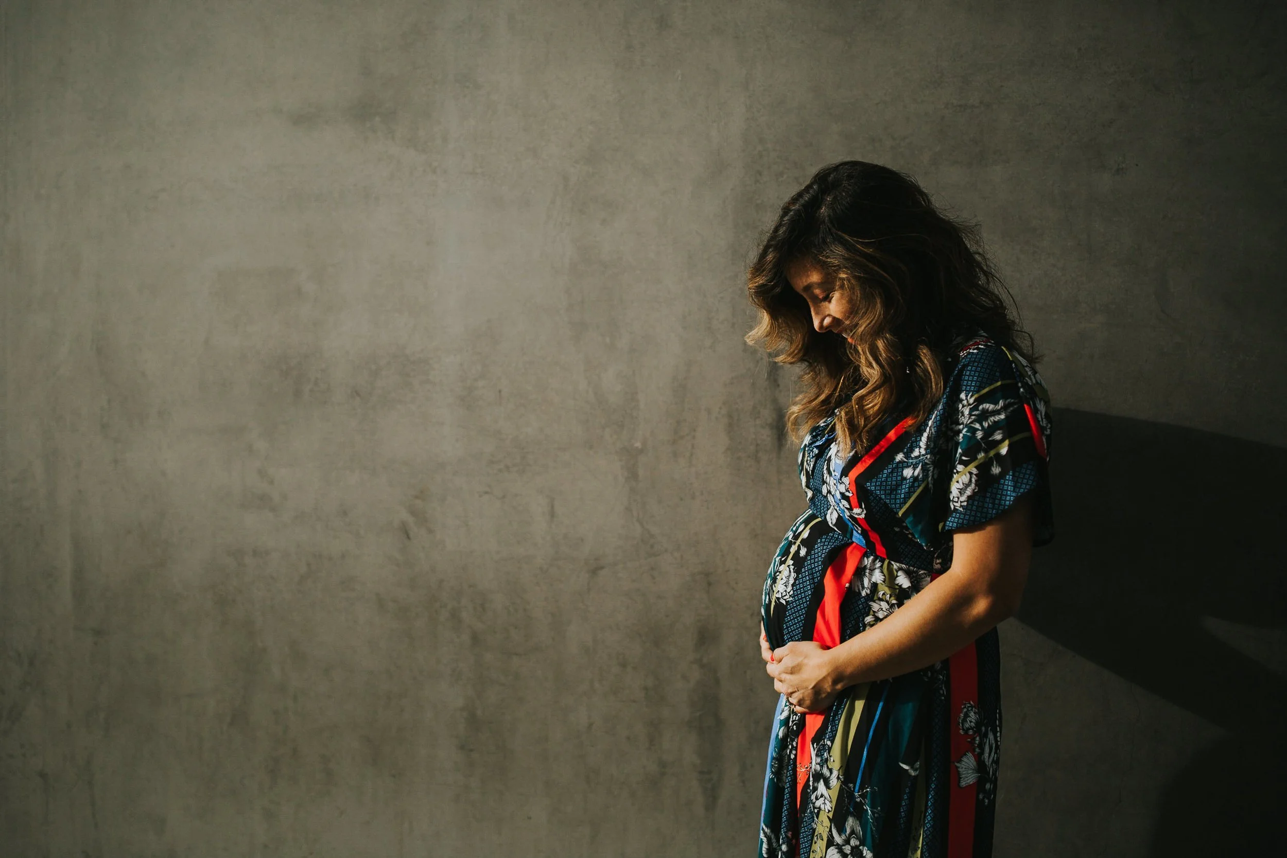 Colourful-Downtown-LA-Maternity-Session