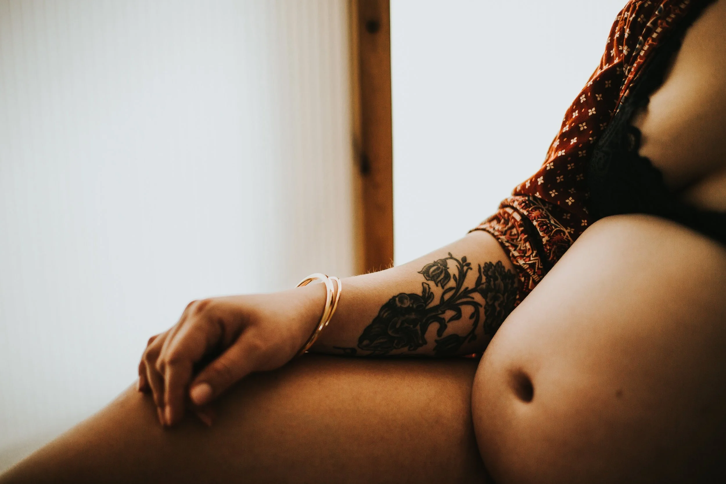 Intimate-Boho-Maternity-Photographer-Calgary