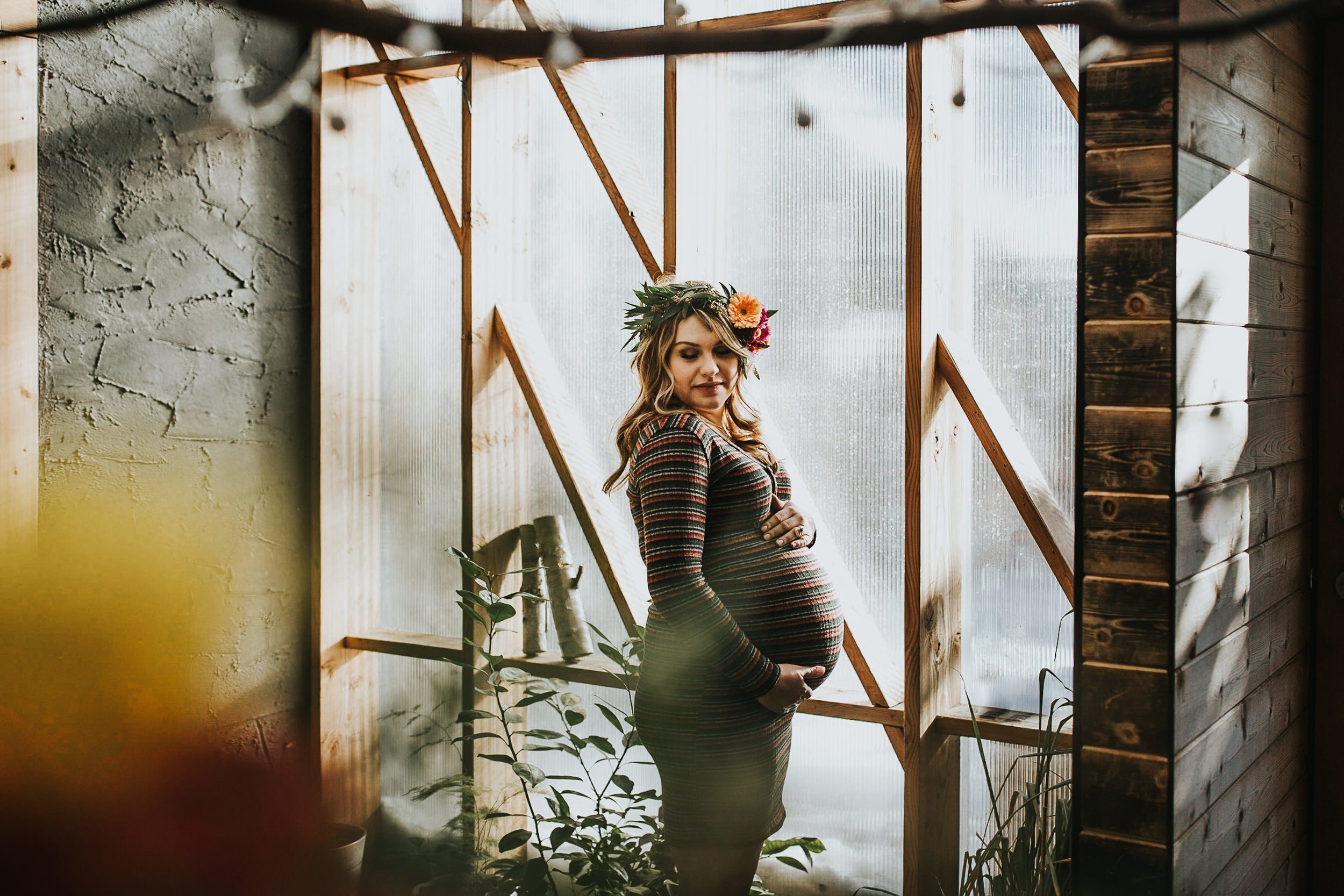 Cozy Winter Maternity Session - Calgary, AB - Carissa