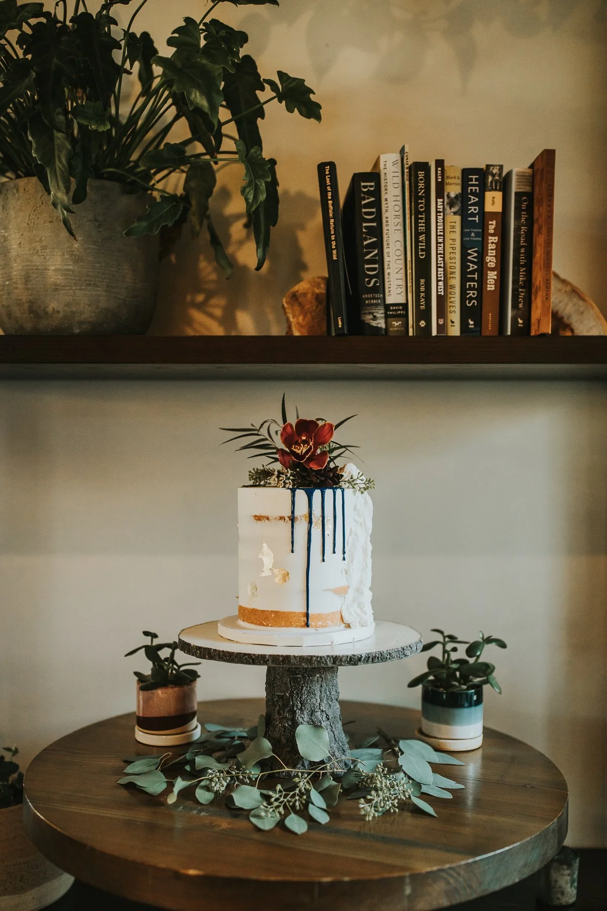 Modern wedding cake Banff