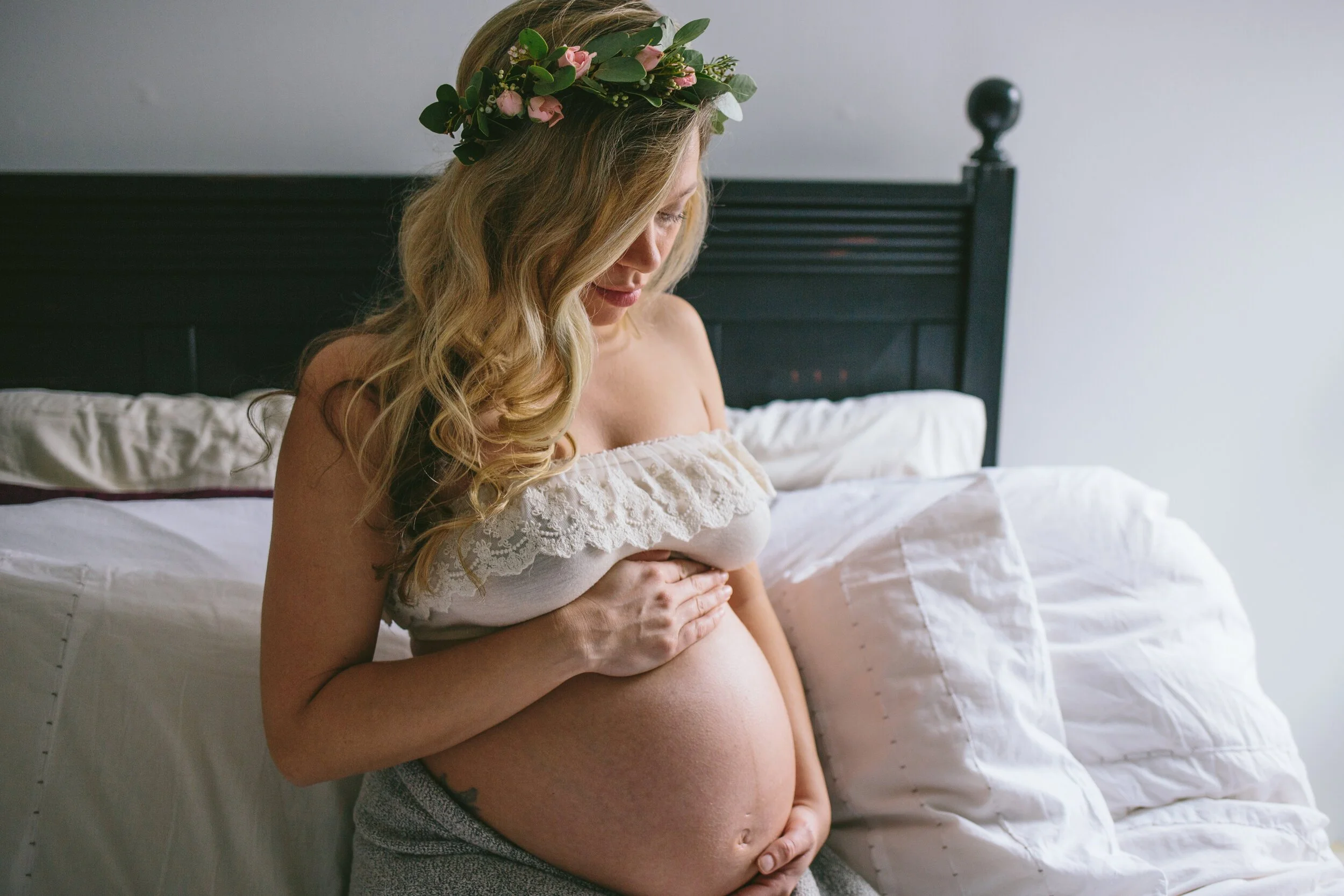 Intimate Maternity Session - North Vancouver, BC - Hilary