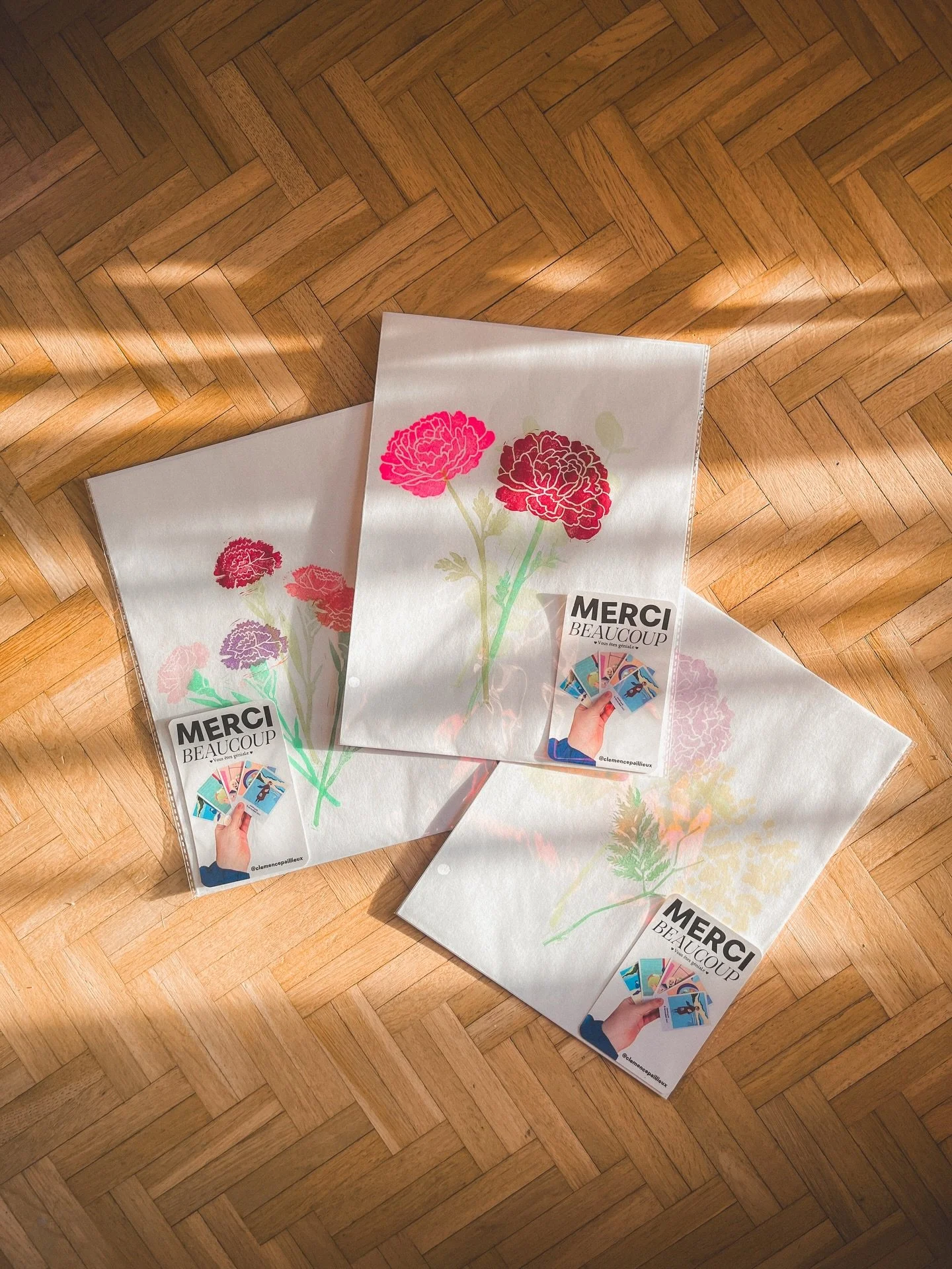 🌸 Fleurigraphe d&eacute;barque au @friendlymarketparis ! 🌸
Ce week-end &rarr; 17 rue de Nazareth (Paris 3e)
🗓️ Samedi &amp; dimanche de 10h30 &agrave; 18h30

Au menu :
💐 Des bouquets pr&eacute;-faits pour les ind&eacute;cis
🎨 De l&rsquo;impressi