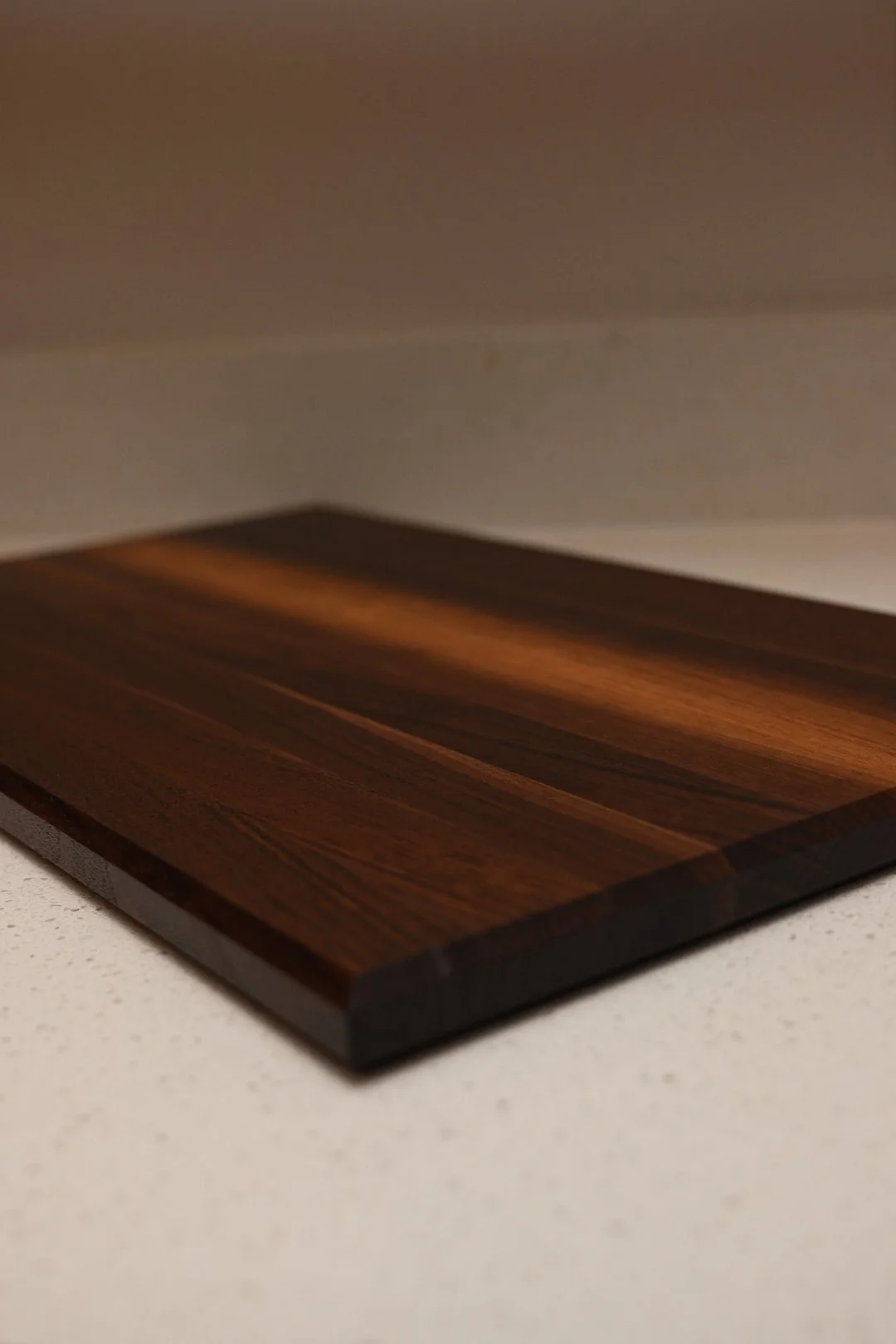 Walnut edge grain view 2.JPG