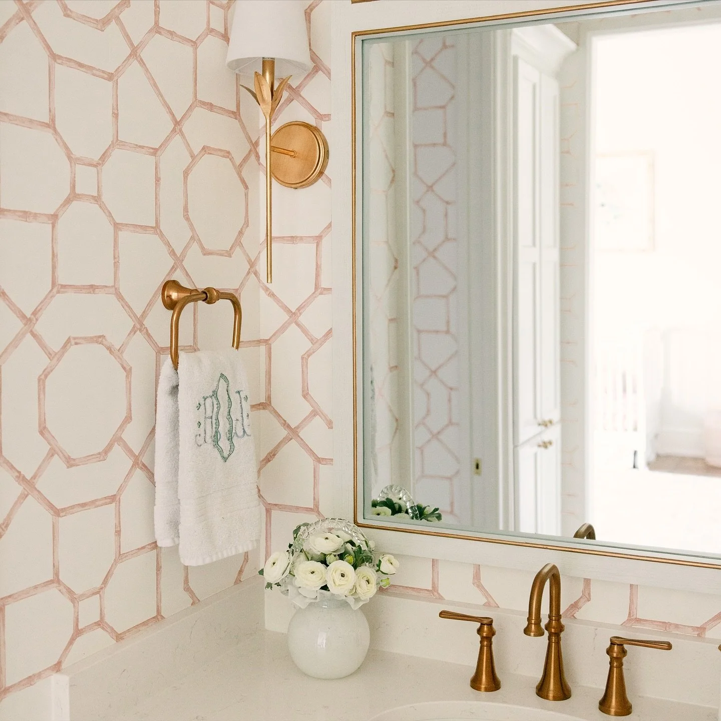 A little sneak of a touch a of pink 👌🏻