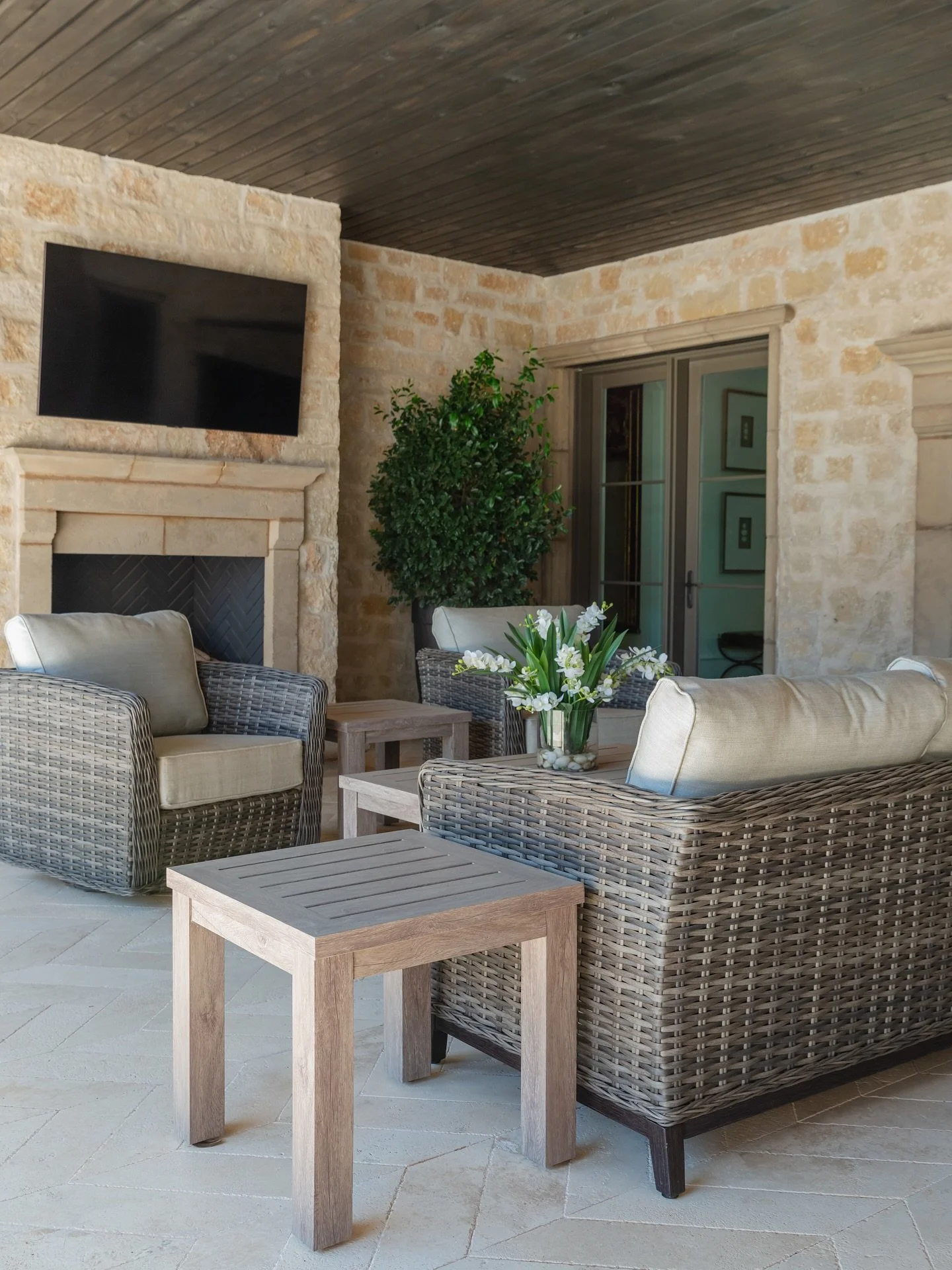 Nothing beats the combination of fall and a cozy patio!