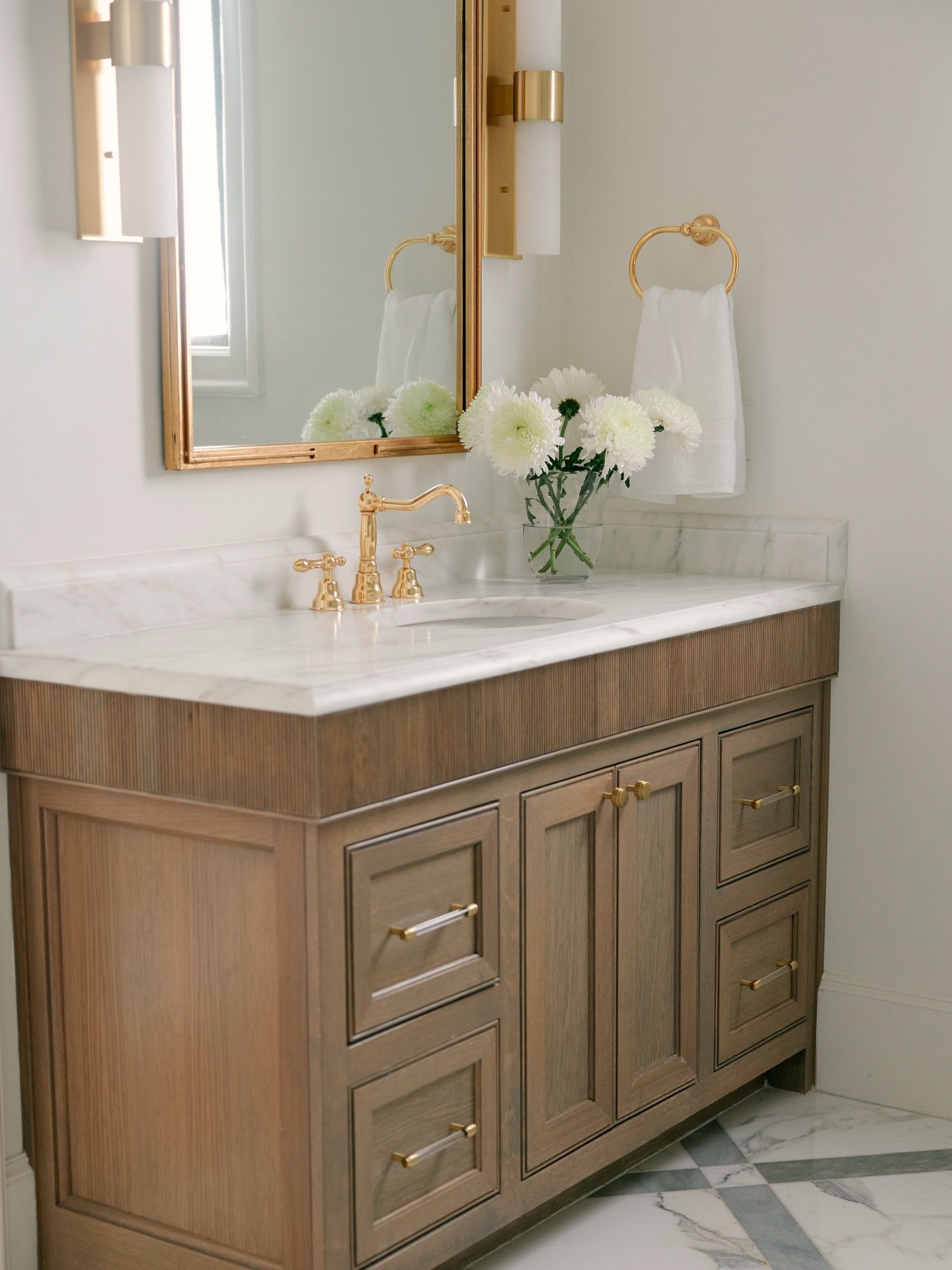 Every line intentional, every selection specific - a dream bathroom brought to life. 

Photography: @alleejphoto