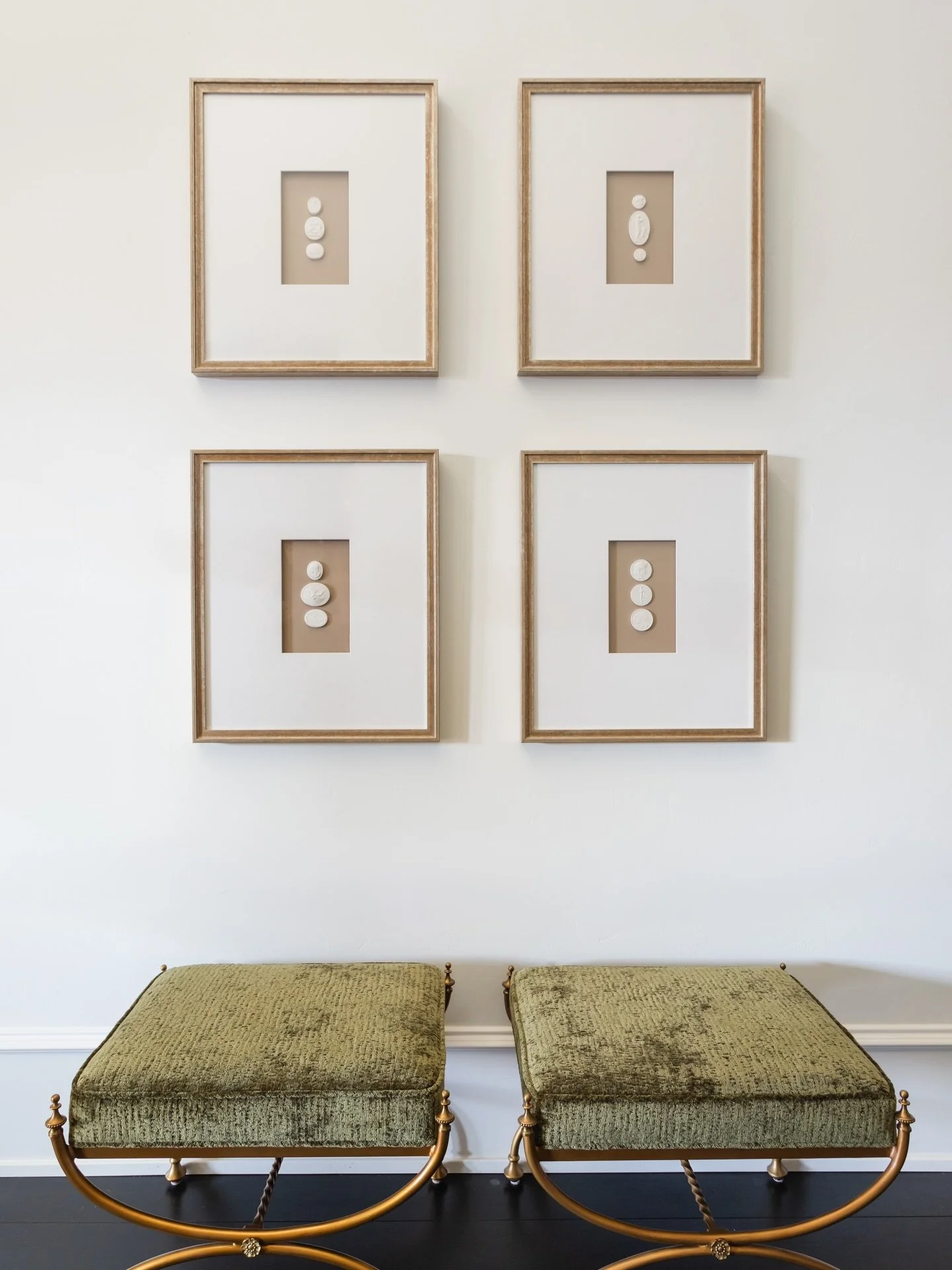 Various vignettes. Various homes. Various styles. All as beautiful as the next. 

Photography: @marciemeredith and @beccaleaphoto