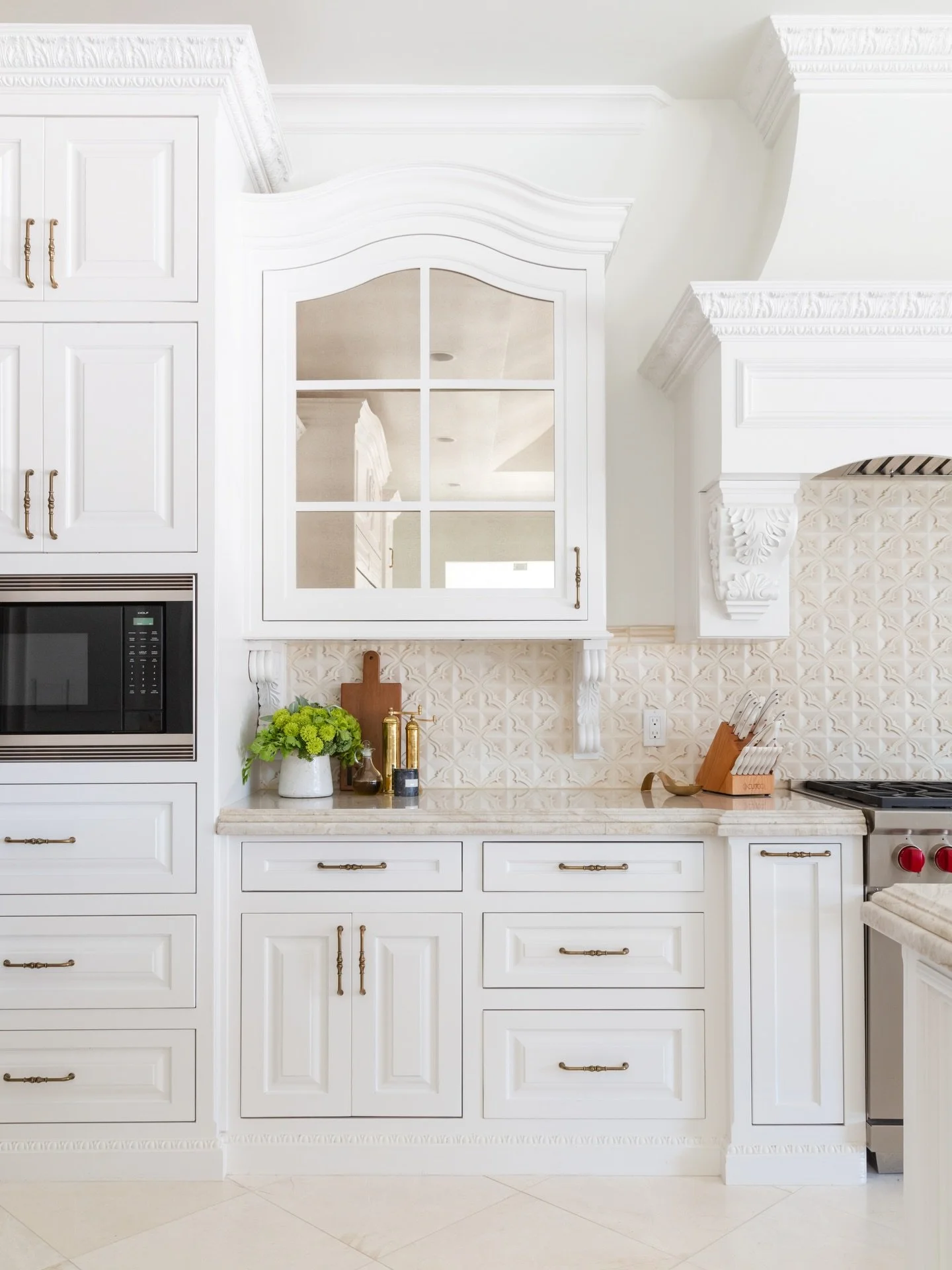 Timeless tones, tailored taste. 

Photography: @marciemeredith