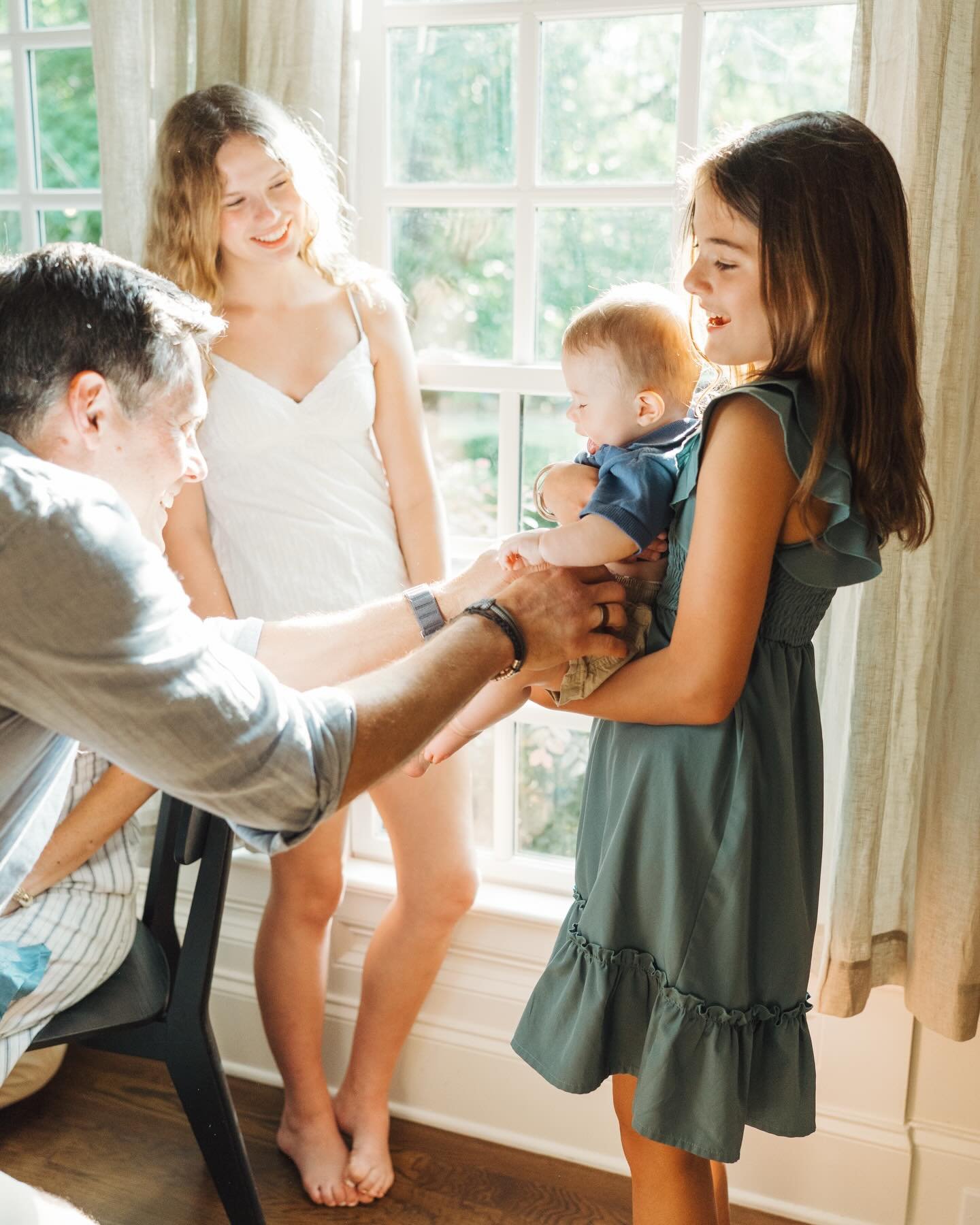 Truly such a delight to see this sweet family welcome their baby brother into this world. 💛 Last year I photographed them as they were expecting Shepherd and it was so fun capturing each sibling and their parents love on this sweet addition!

Raleig