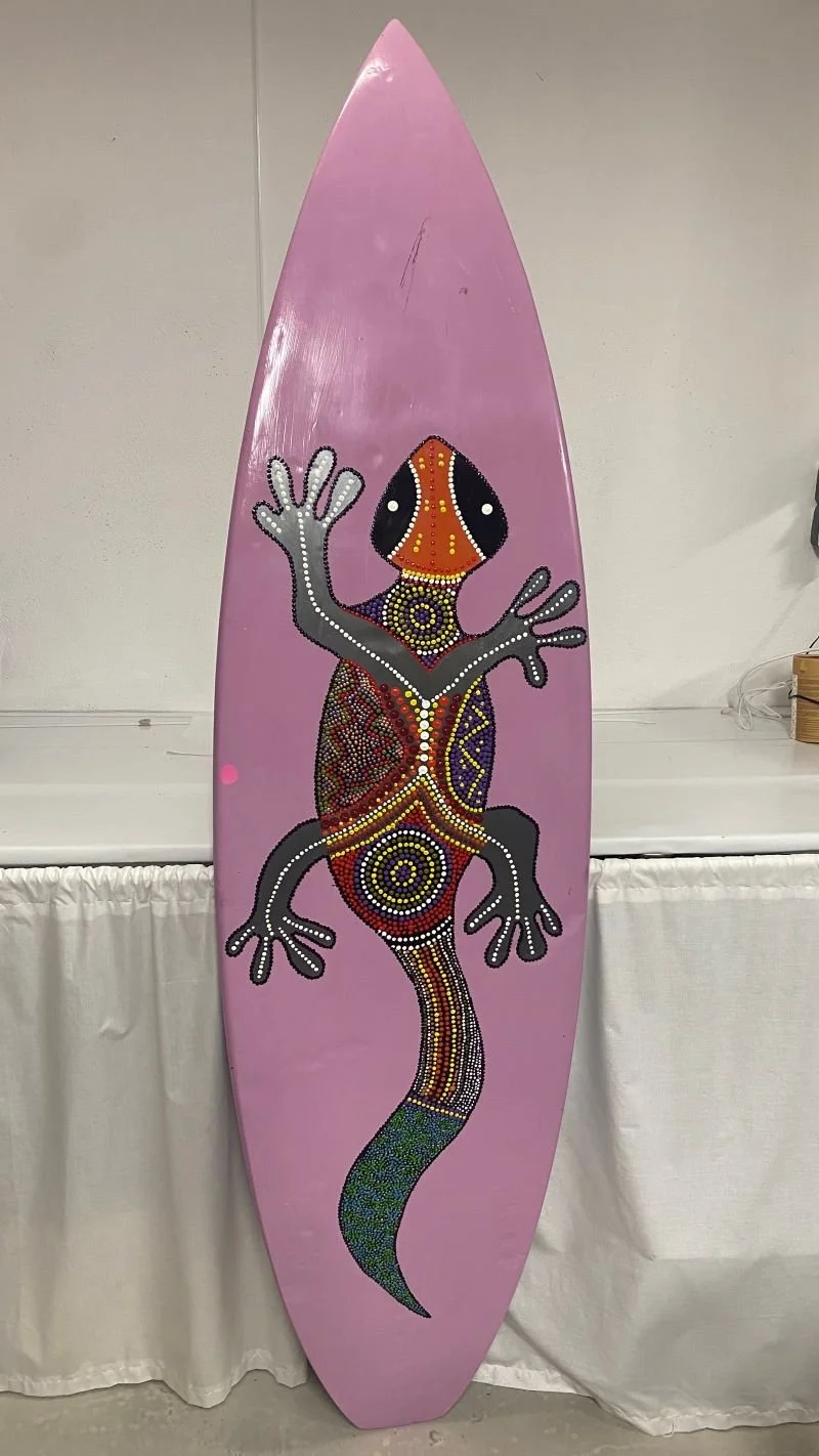 PLANCHE SURF - POINTILLISME - PEINTURE ACRYLIQUE - COULEURS