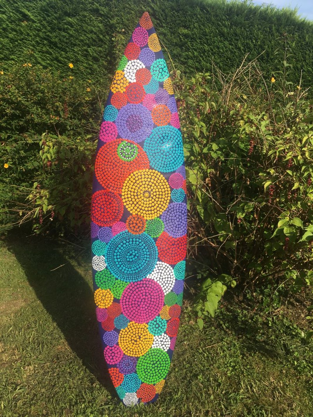 PLANCHE SURF - POINTILLISME - PEINTURE ACRYLIQUE - COULEURS