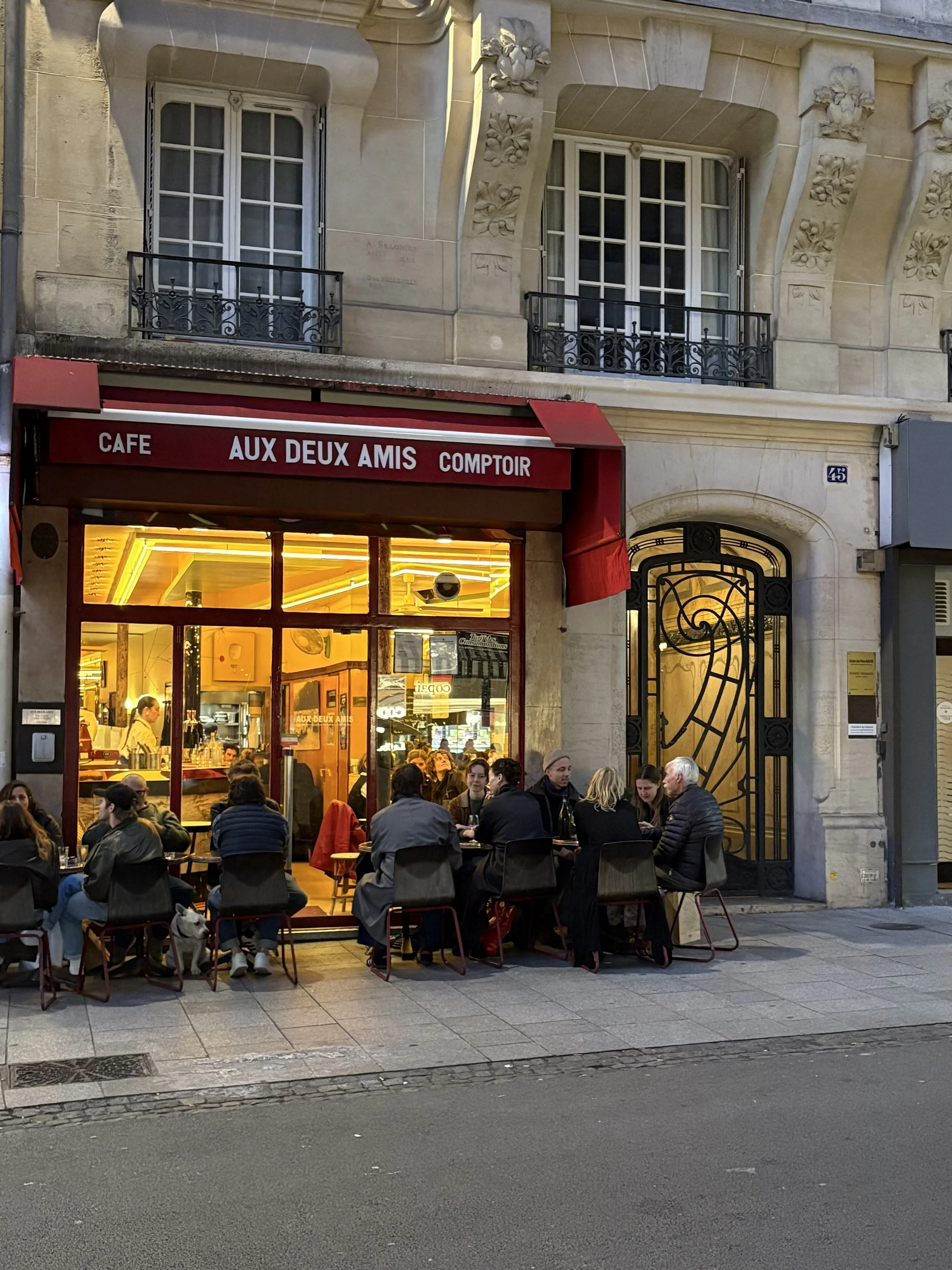 Aux Deux Amis exterior.jpg