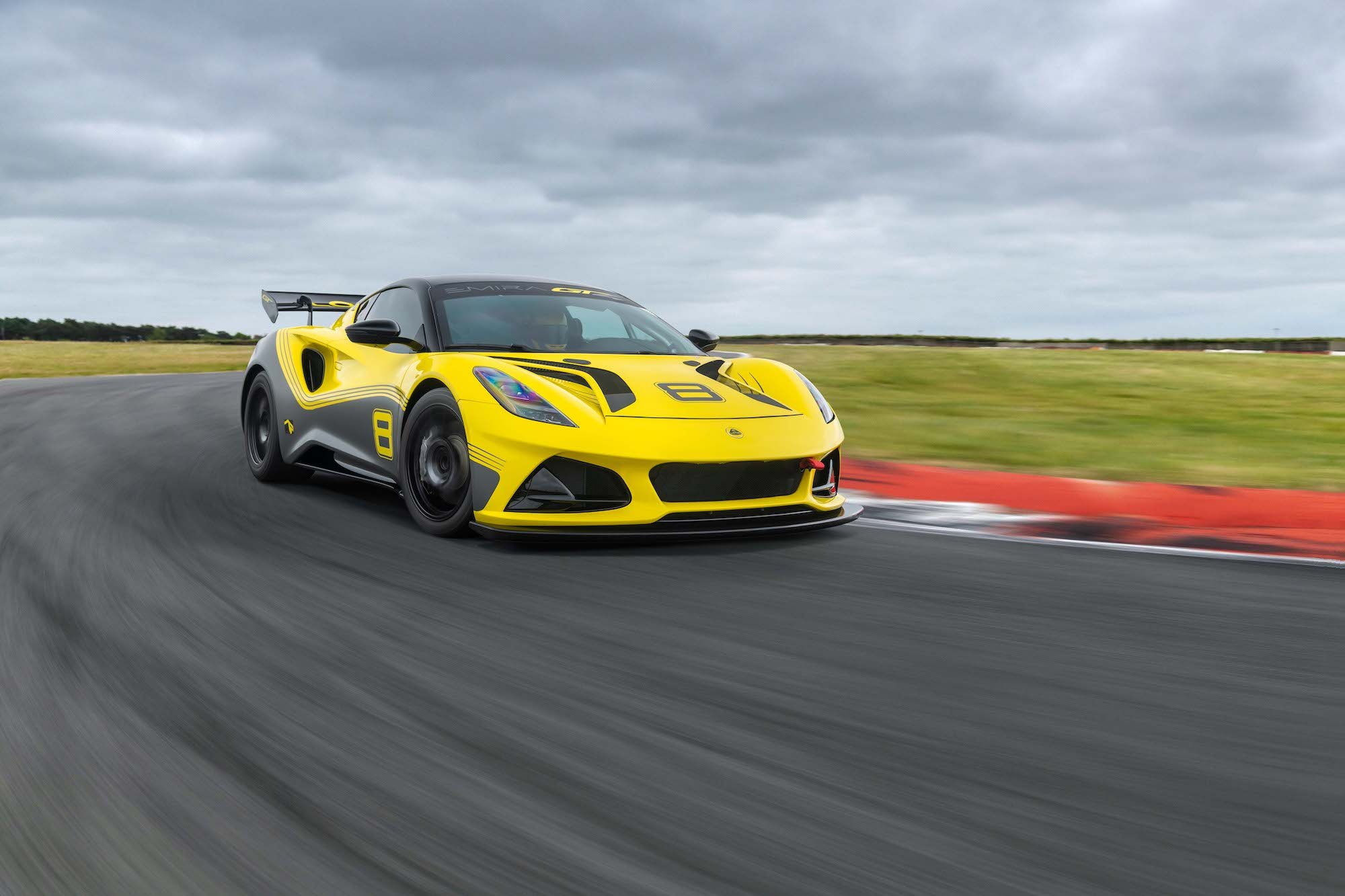 LotusEmiraGT4_1.jpg