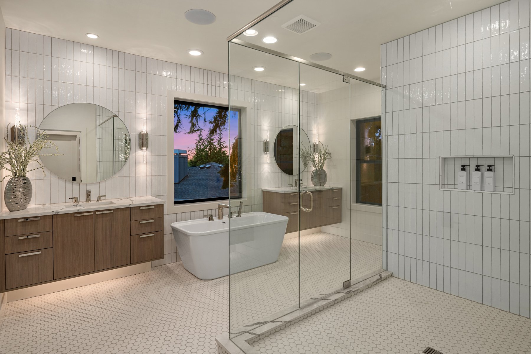 456-5837 112th Pl NE-Kirkland-WA-MN Custom Homes-30-Primary Bath.jpg